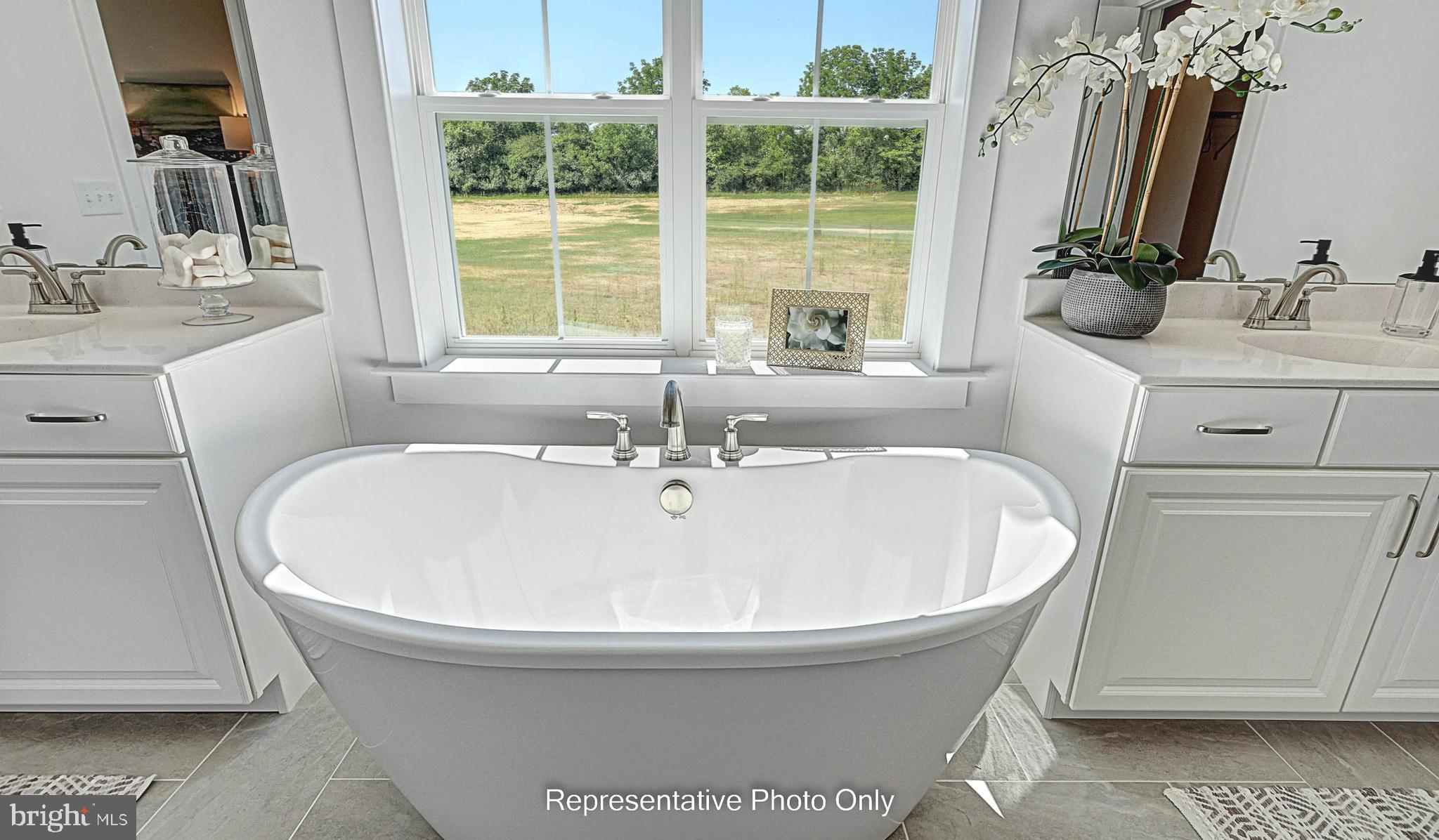 SUMMER LAYNE - Residential