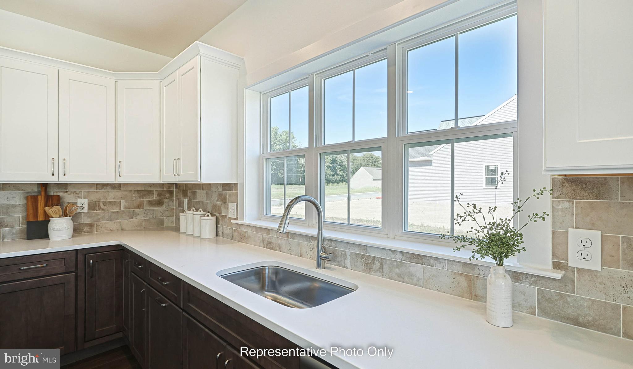 SUMMER LAYNE - Residential