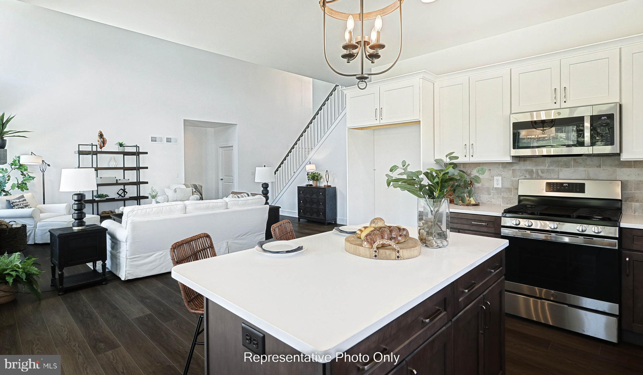 SUMMER LAYNE - Residential