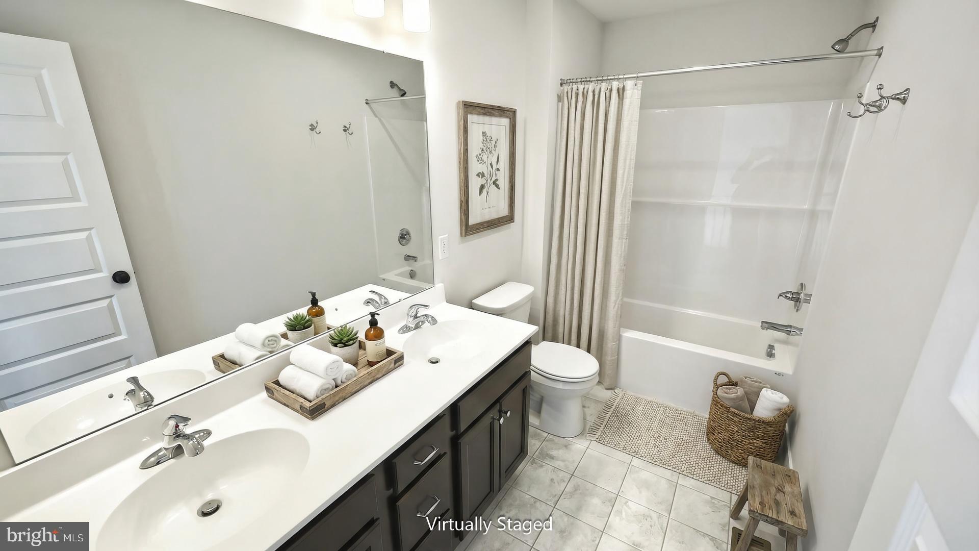 SUMMER LAYNE - Residential