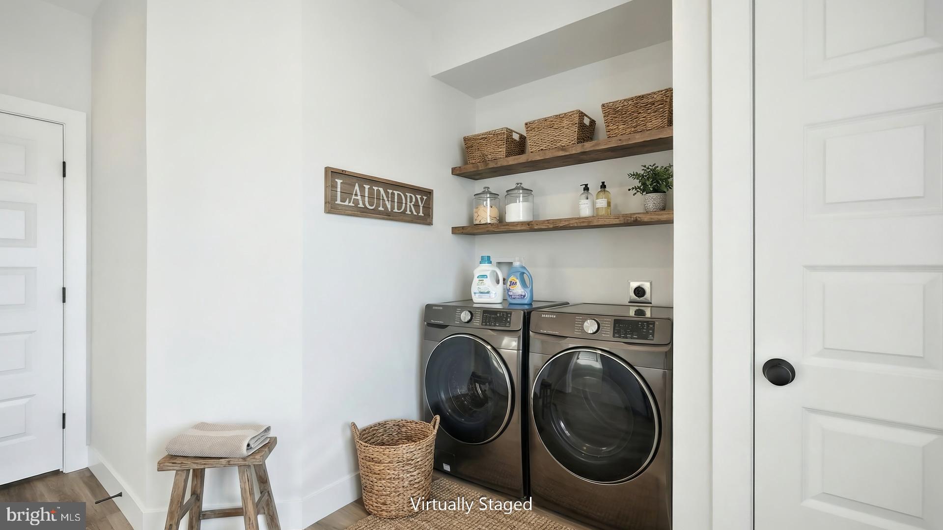 SUMMER LAYNE - Residential