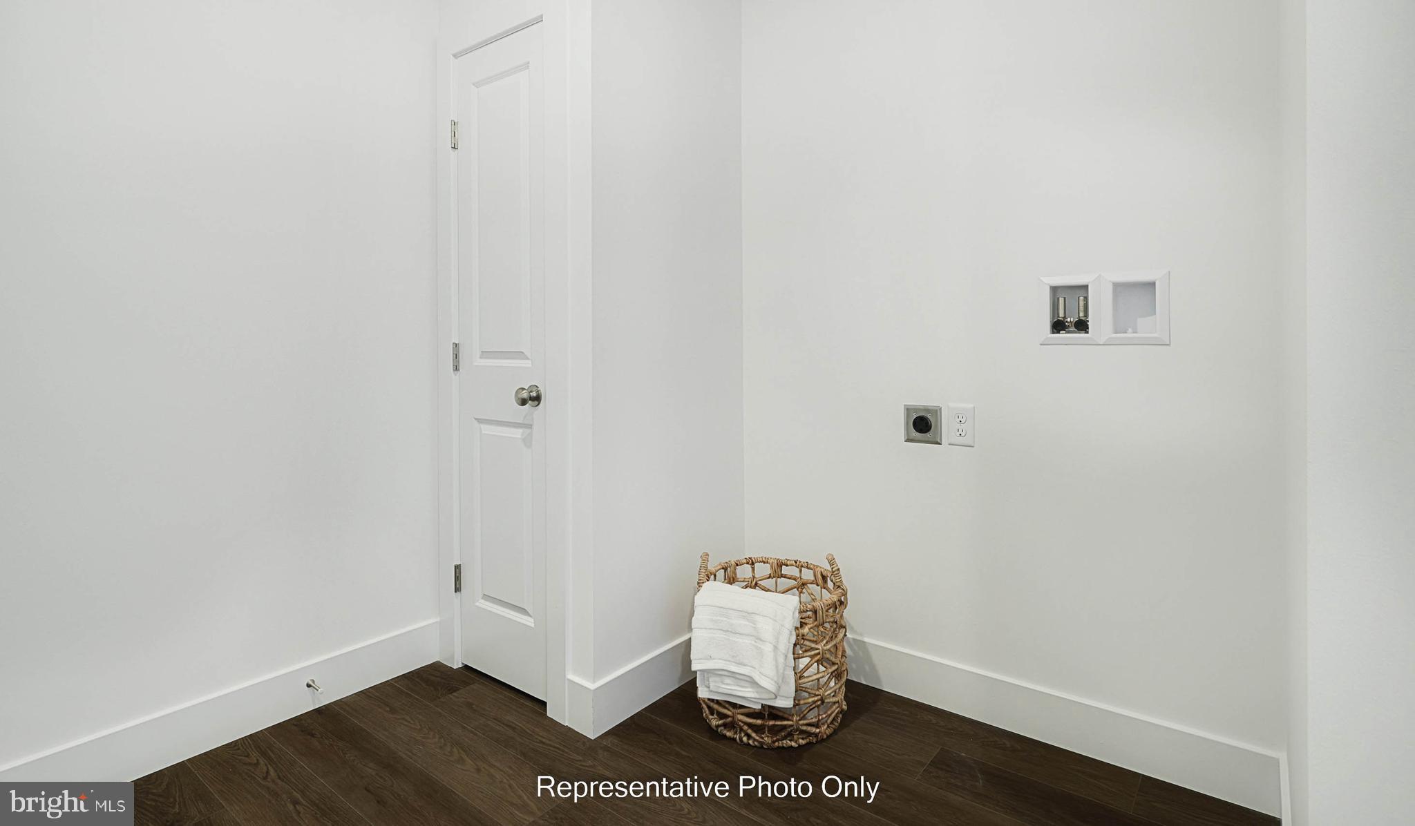 SUMMER LAYNE - Residential