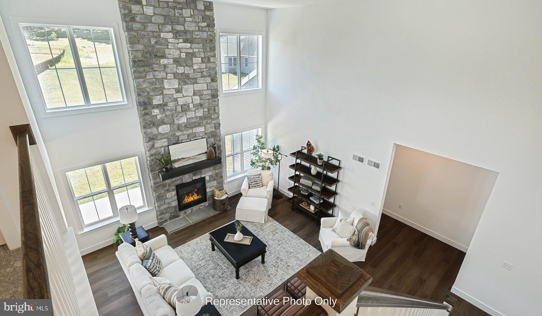 SUMMER LAYNE - Residential