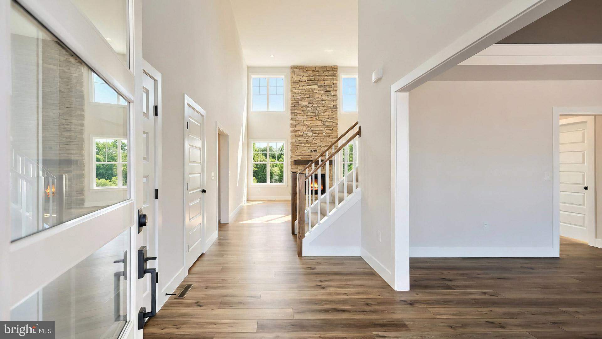 SUMMER LAYNE - Residential