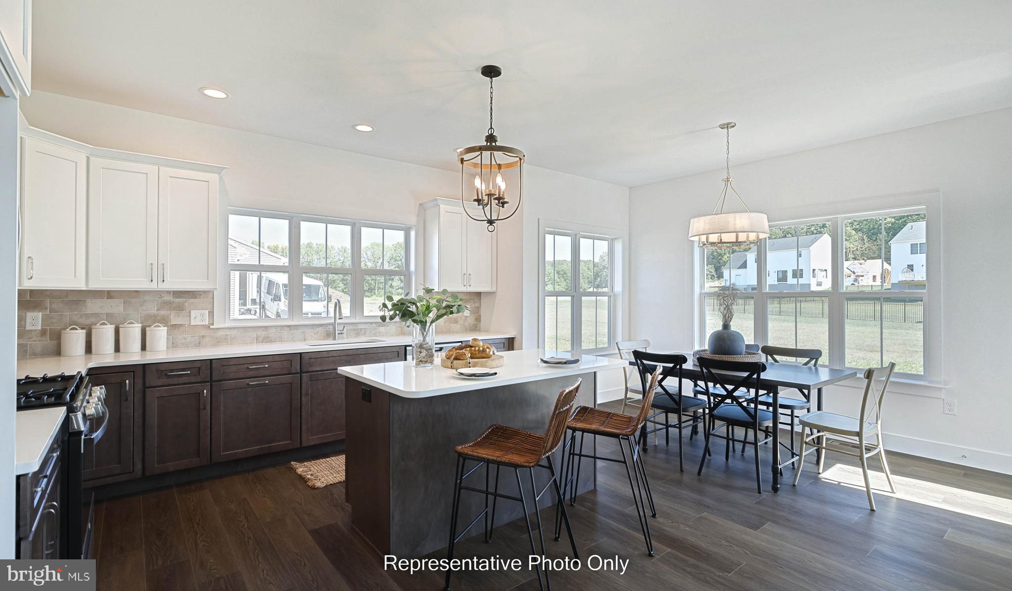 SUMMER LAYNE - Residential