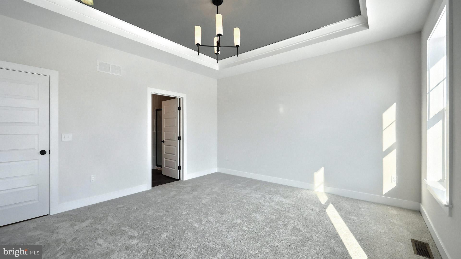 SUMMER LAYNE - Residential