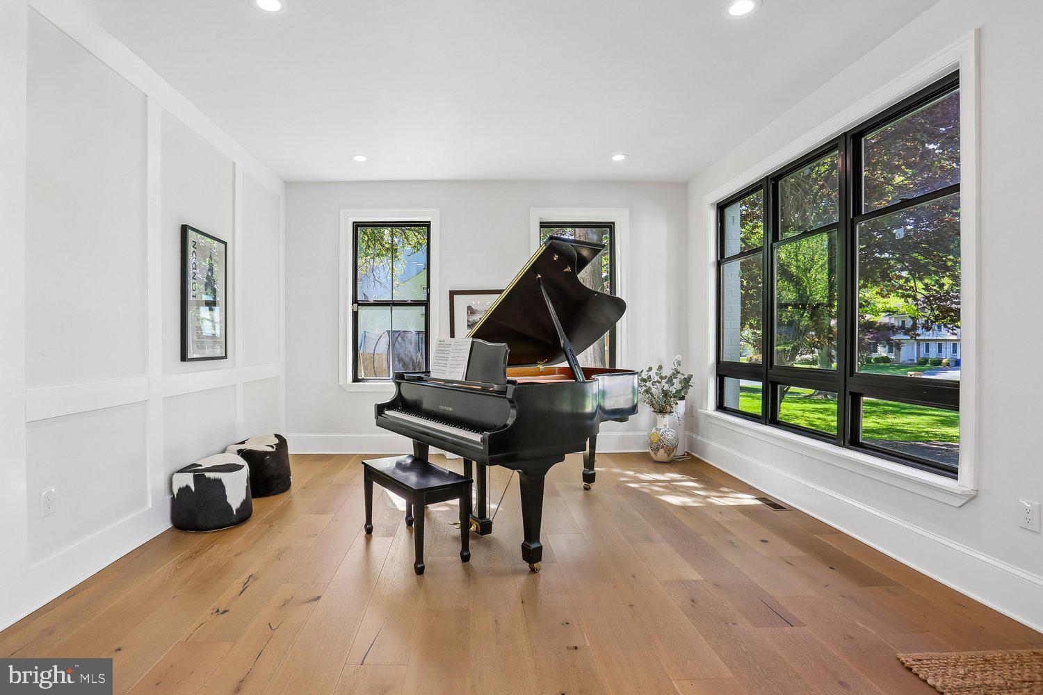 POTOMAC VILLAGE - Residential