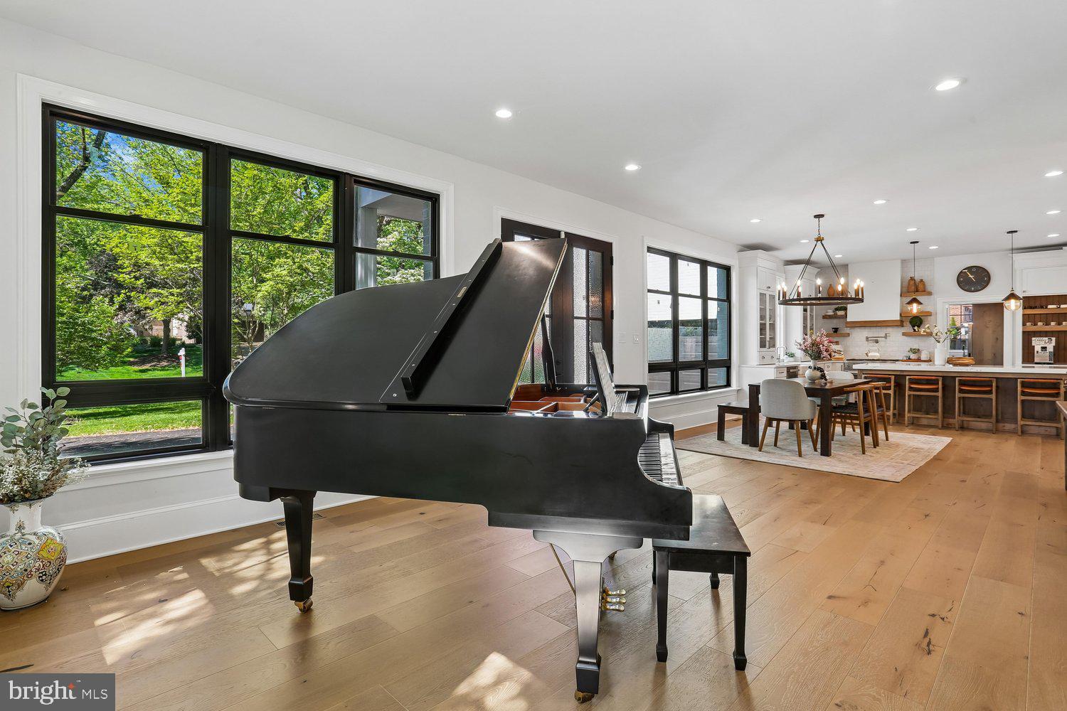 POTOMAC VILLAGE - Residential