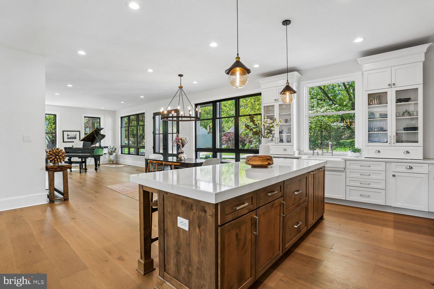 POTOMAC VILLAGE - Residential