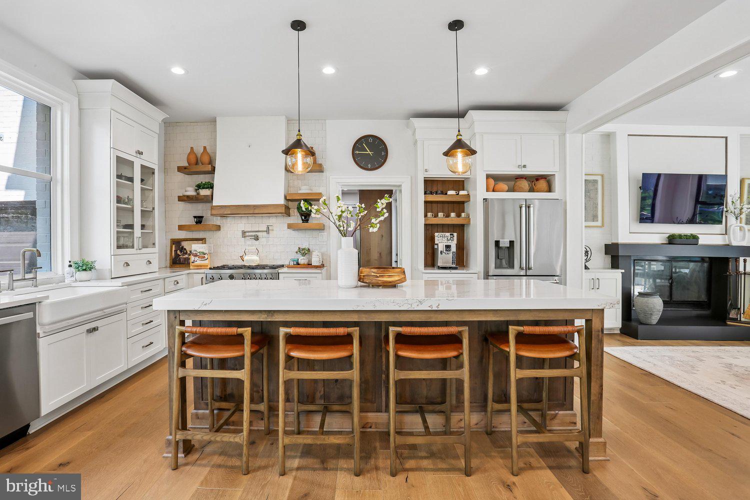 POTOMAC VILLAGE - Residential