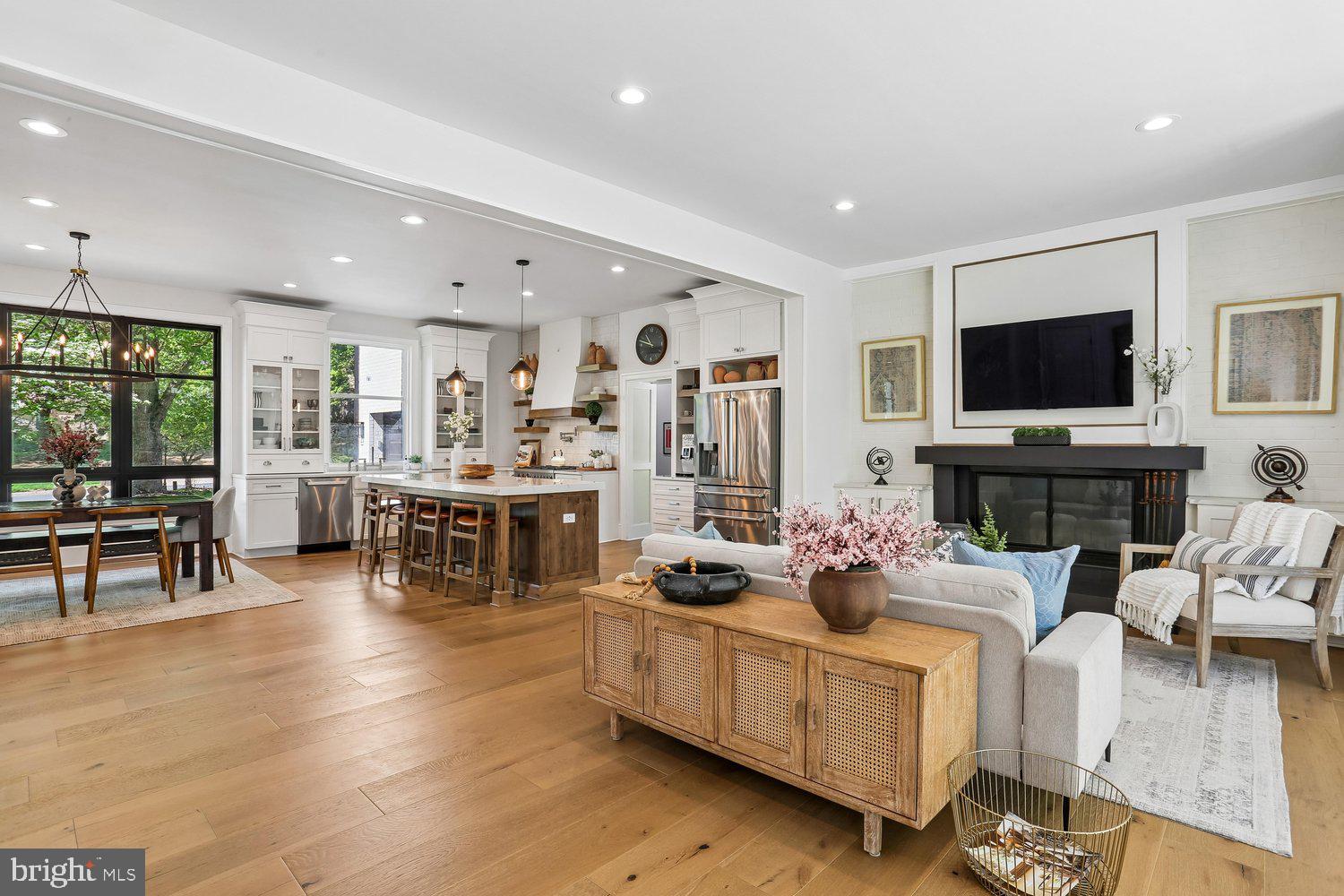 POTOMAC VILLAGE - Residential