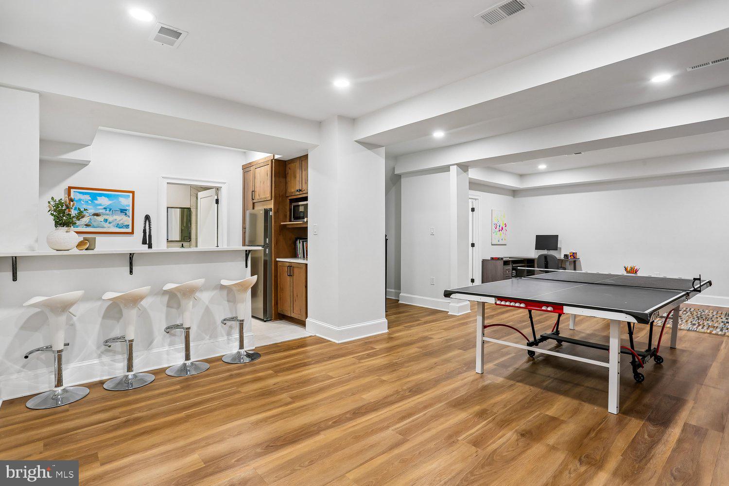 POTOMAC VILLAGE - Residential