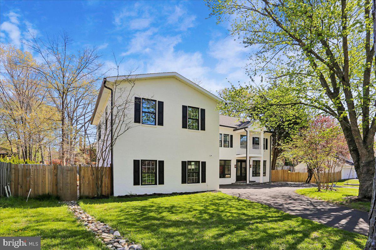 POTOMAC VILLAGE - Residential