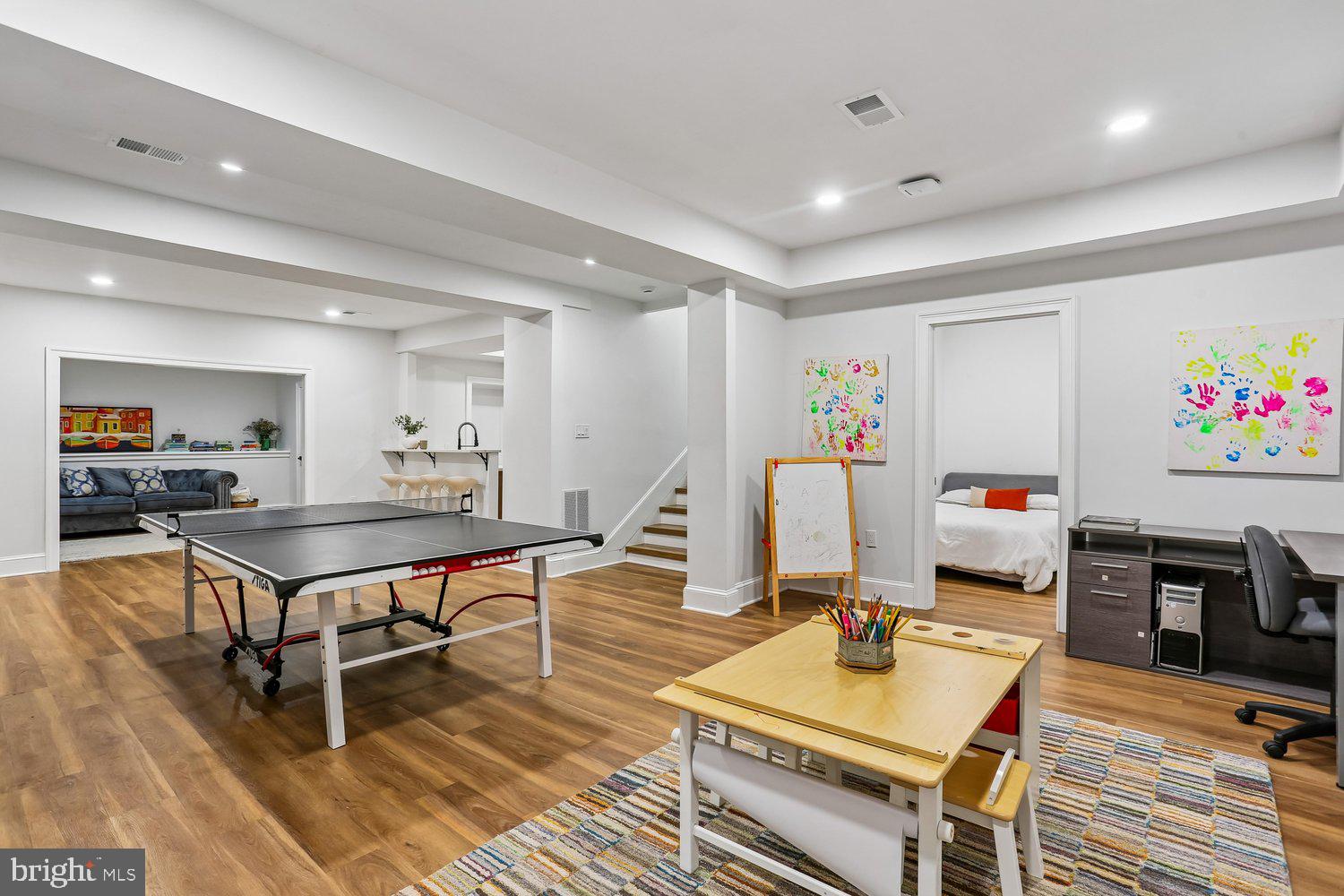 POTOMAC VILLAGE - Residential