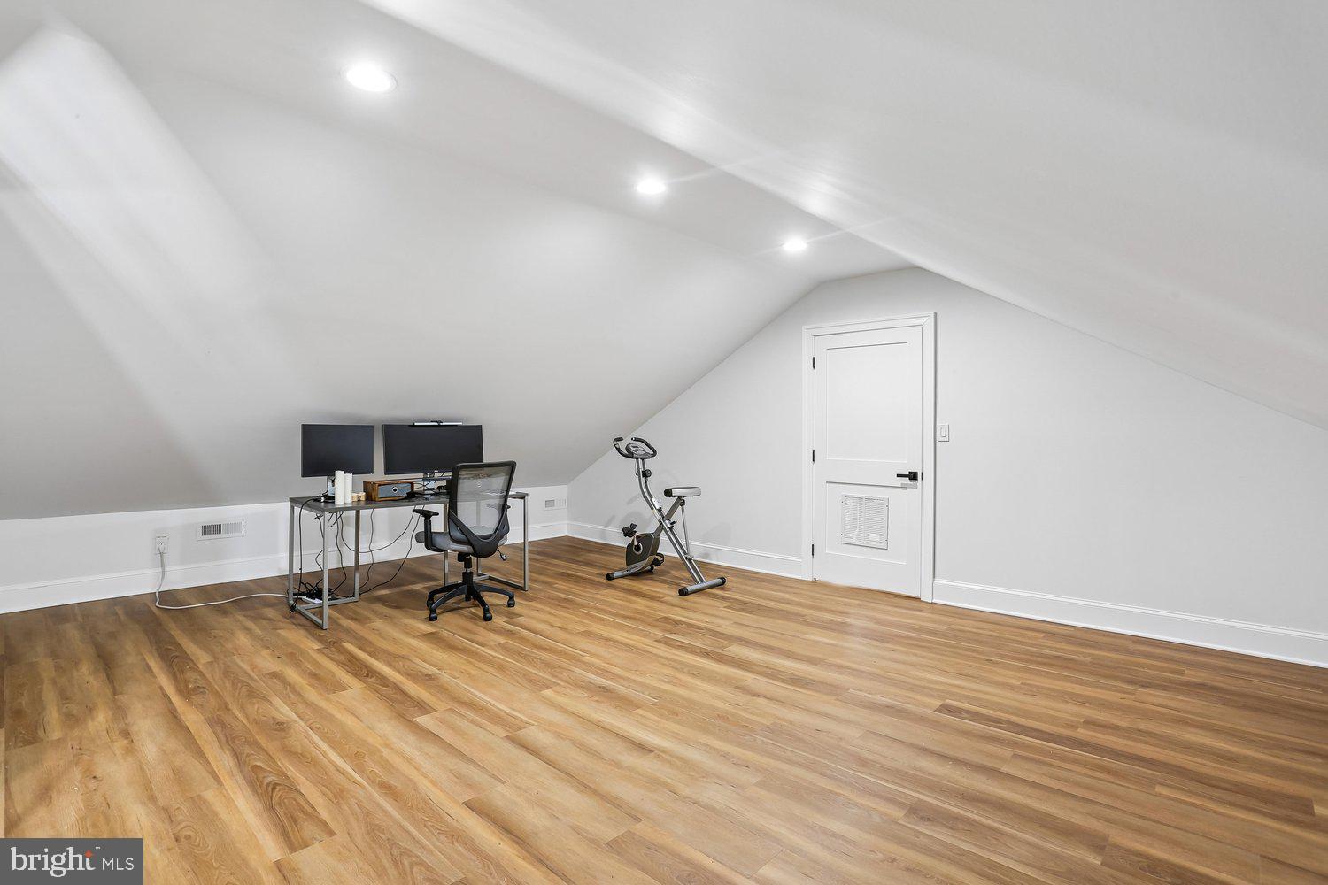 POTOMAC VILLAGE - Residential