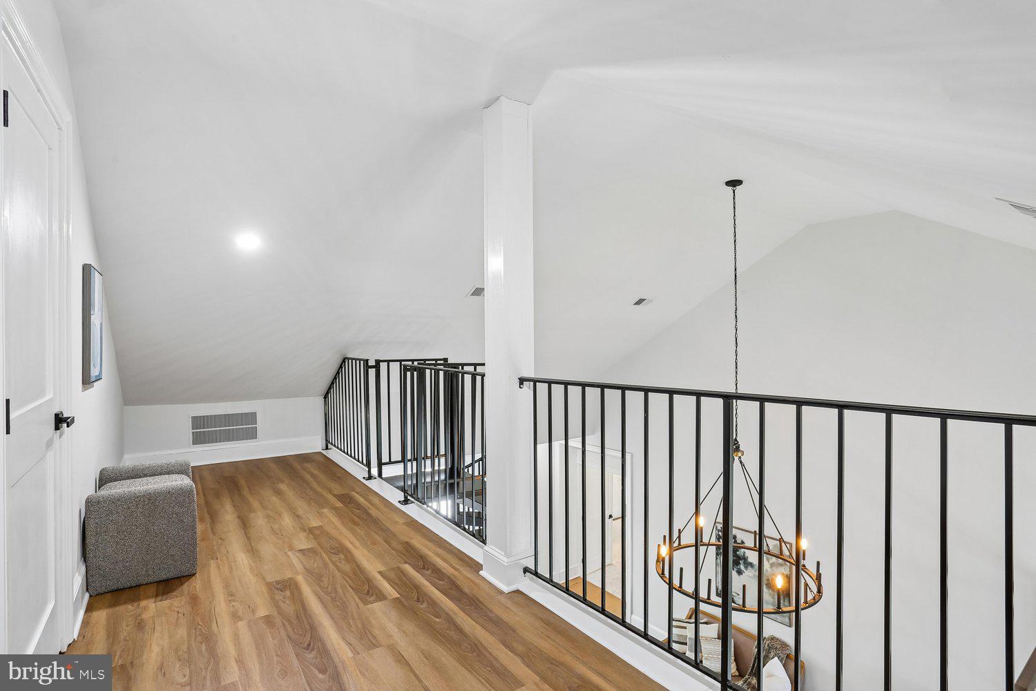 POTOMAC VILLAGE - Residential