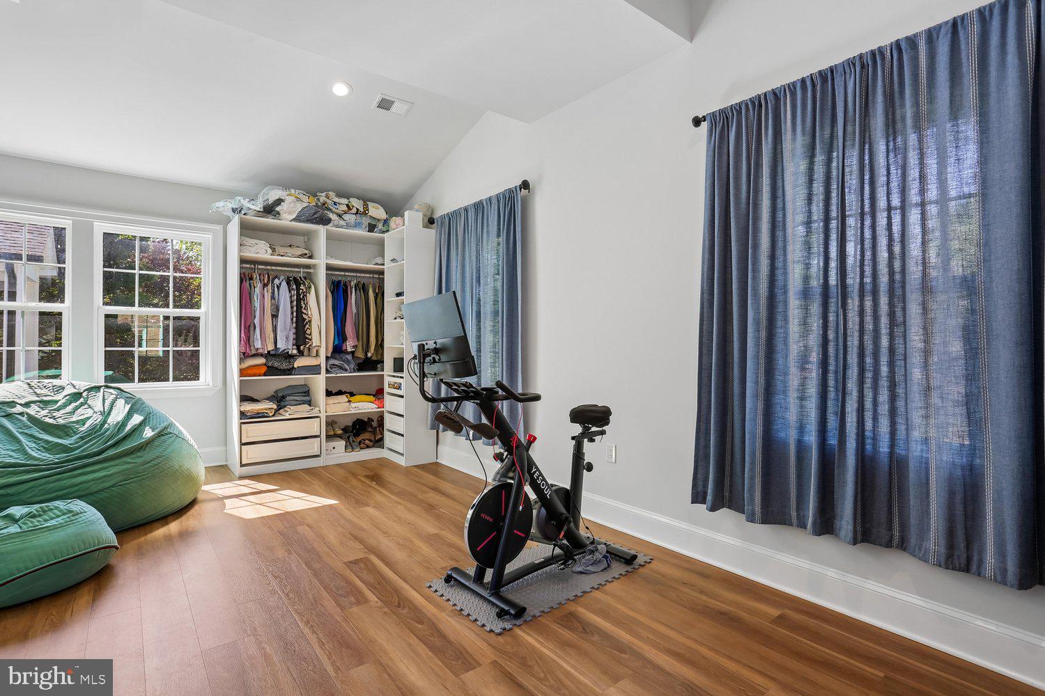 POTOMAC VILLAGE - Residential