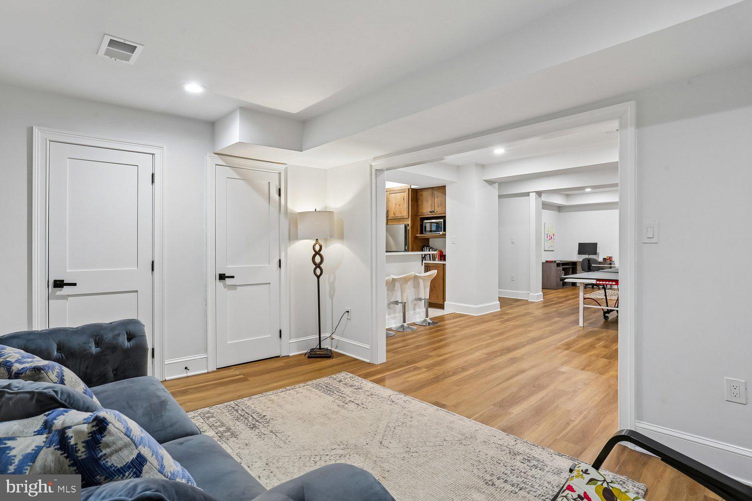 POTOMAC VILLAGE - Residential