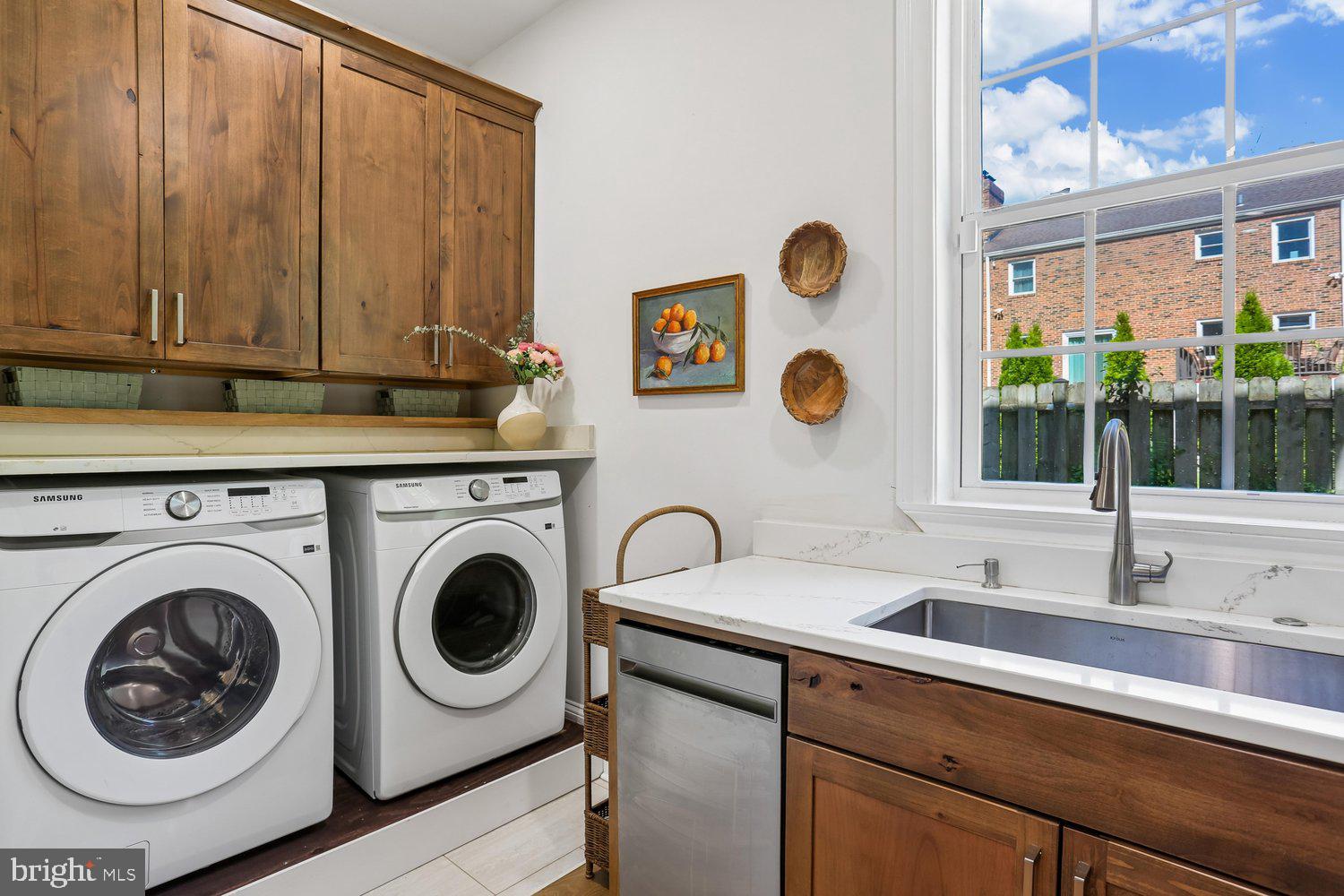 POTOMAC VILLAGE - Residential