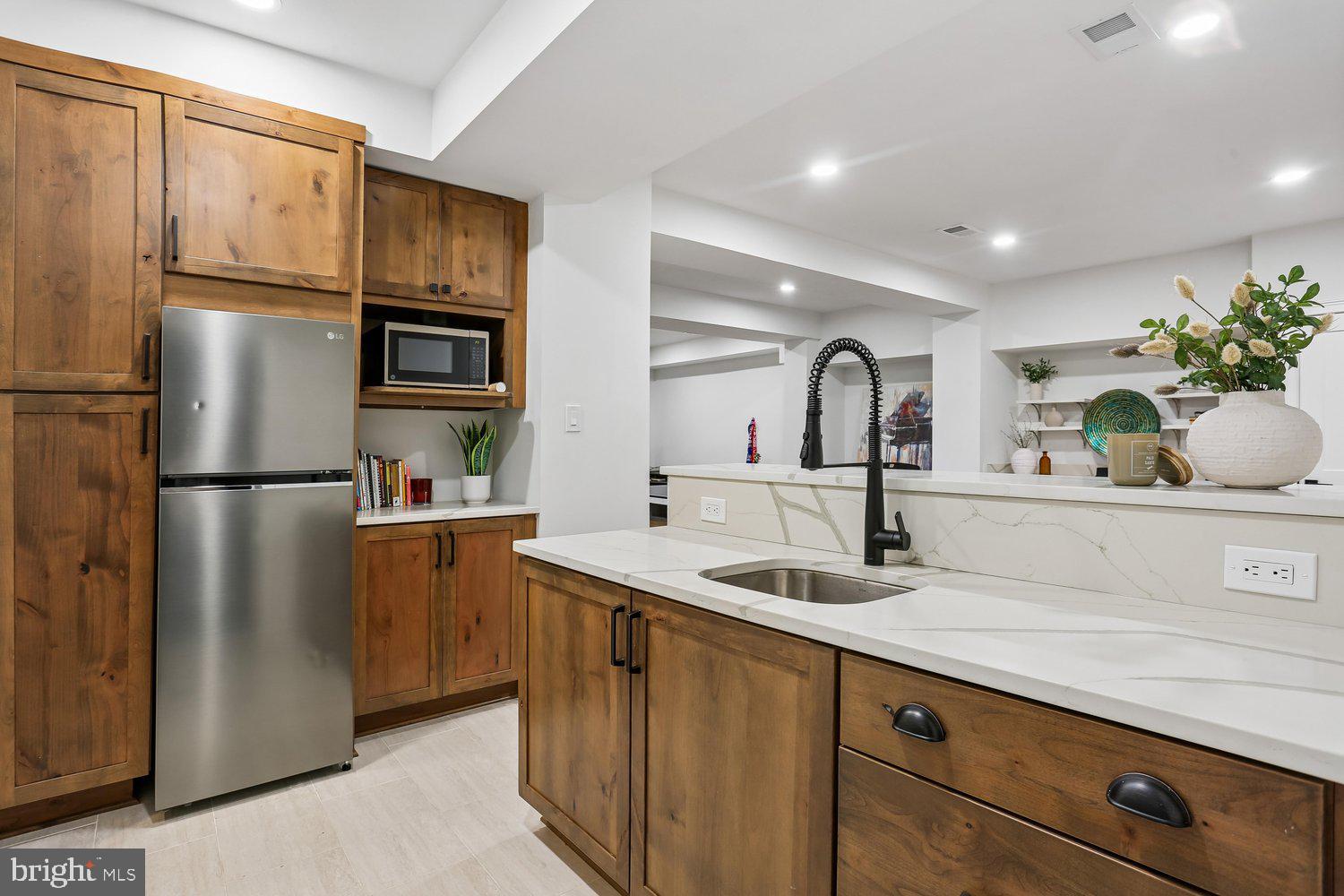 POTOMAC VILLAGE - Residential