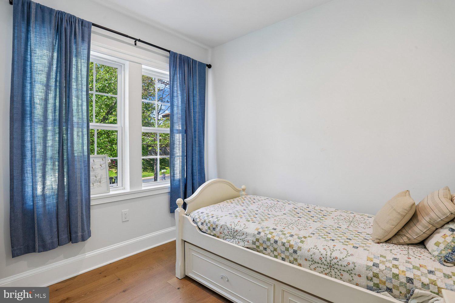 POTOMAC VILLAGE - Residential