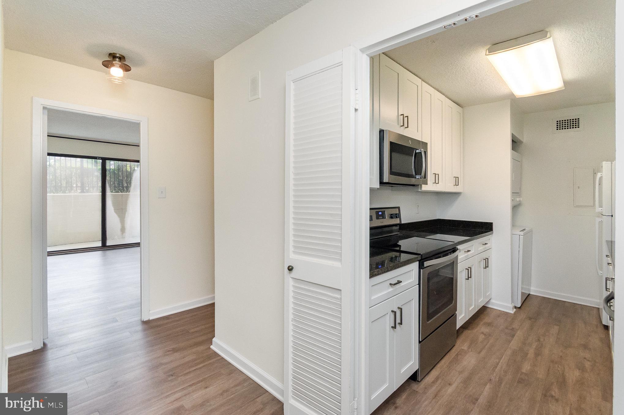 COLUMBIA FOREST - Residential Lease