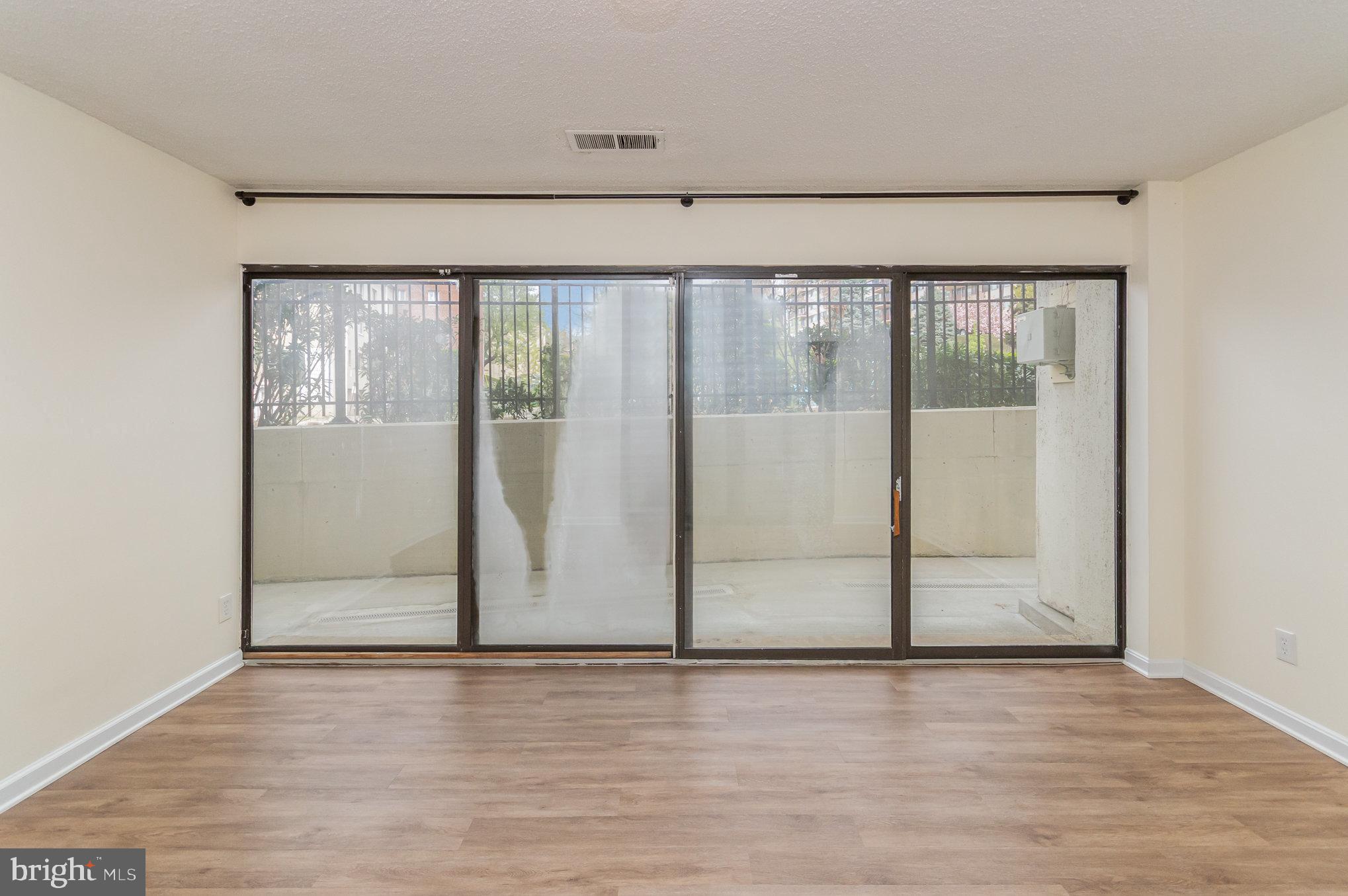 COLUMBIA FOREST - Residential Lease