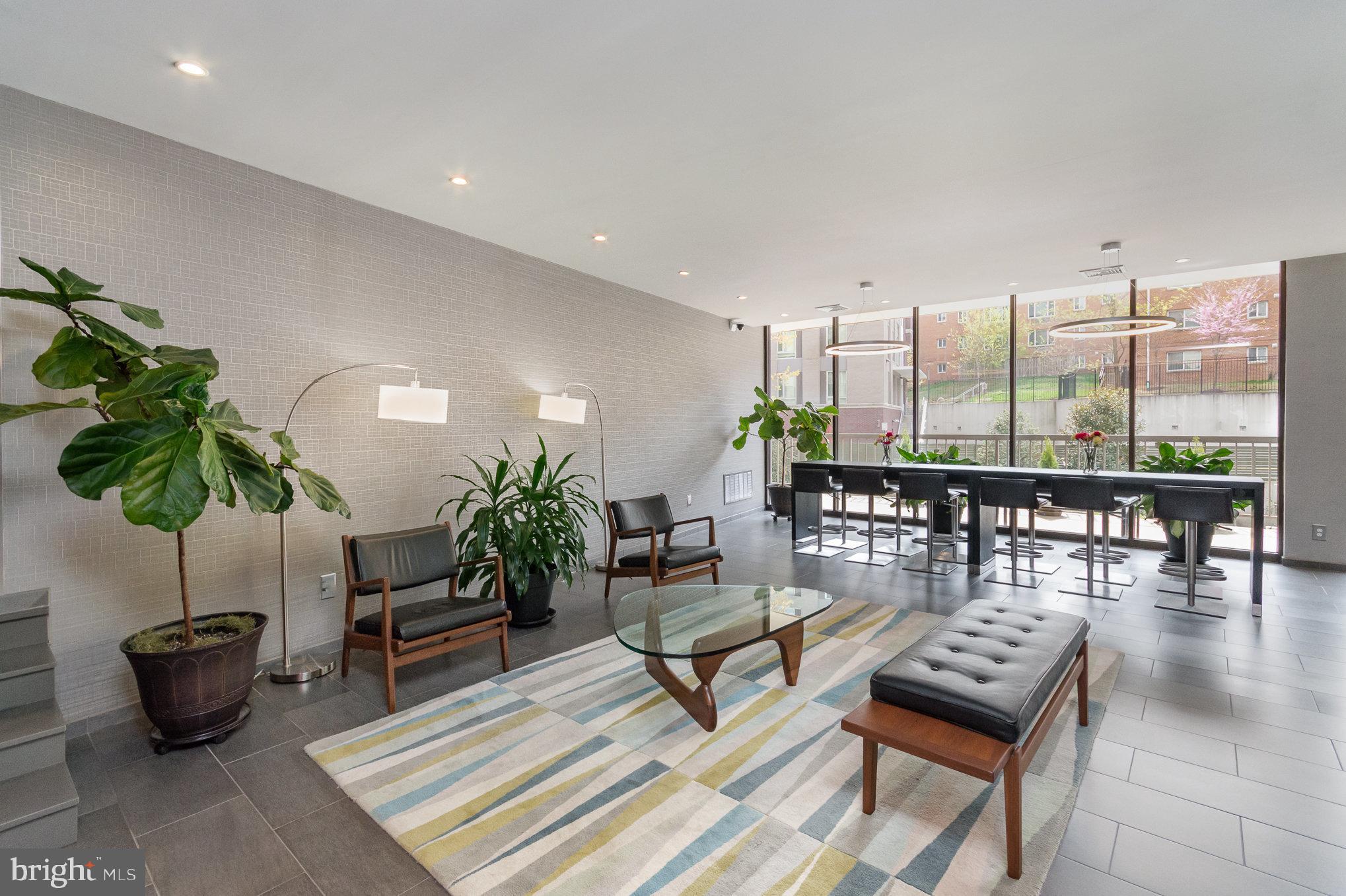 COLUMBIA FOREST - Residential Lease