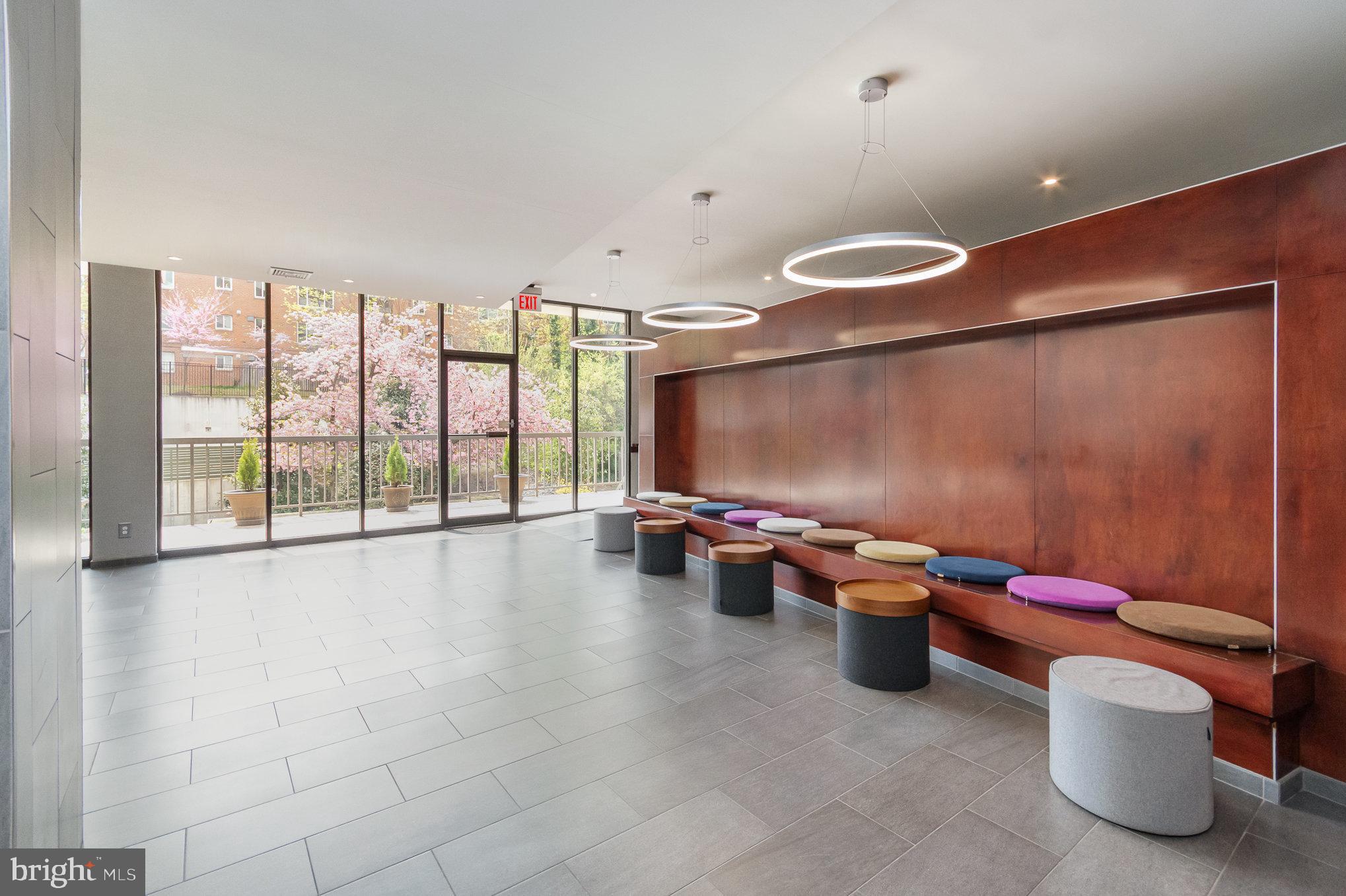 COLUMBIA FOREST - Residential Lease