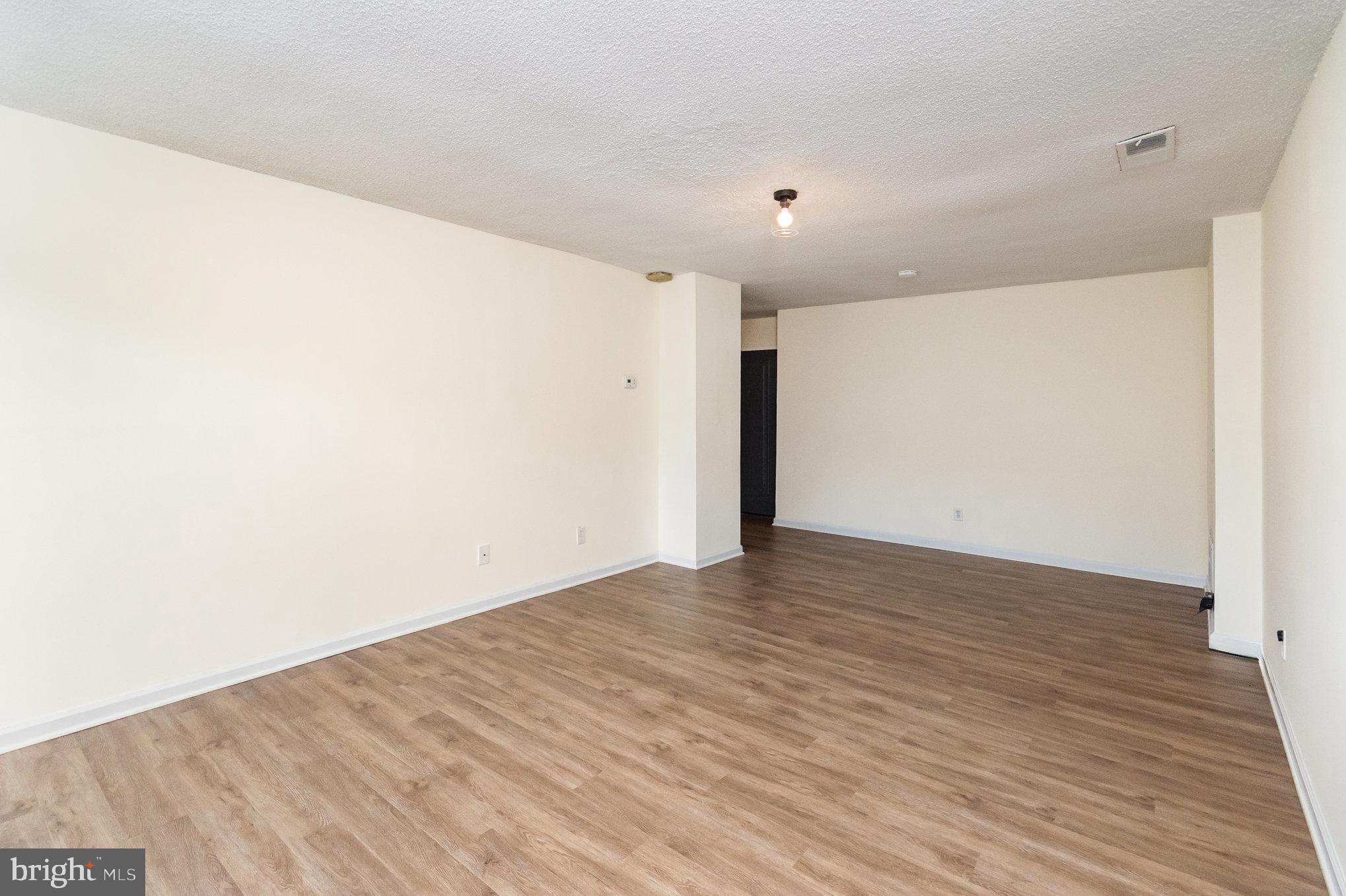 COLUMBIA FOREST - Residential Lease