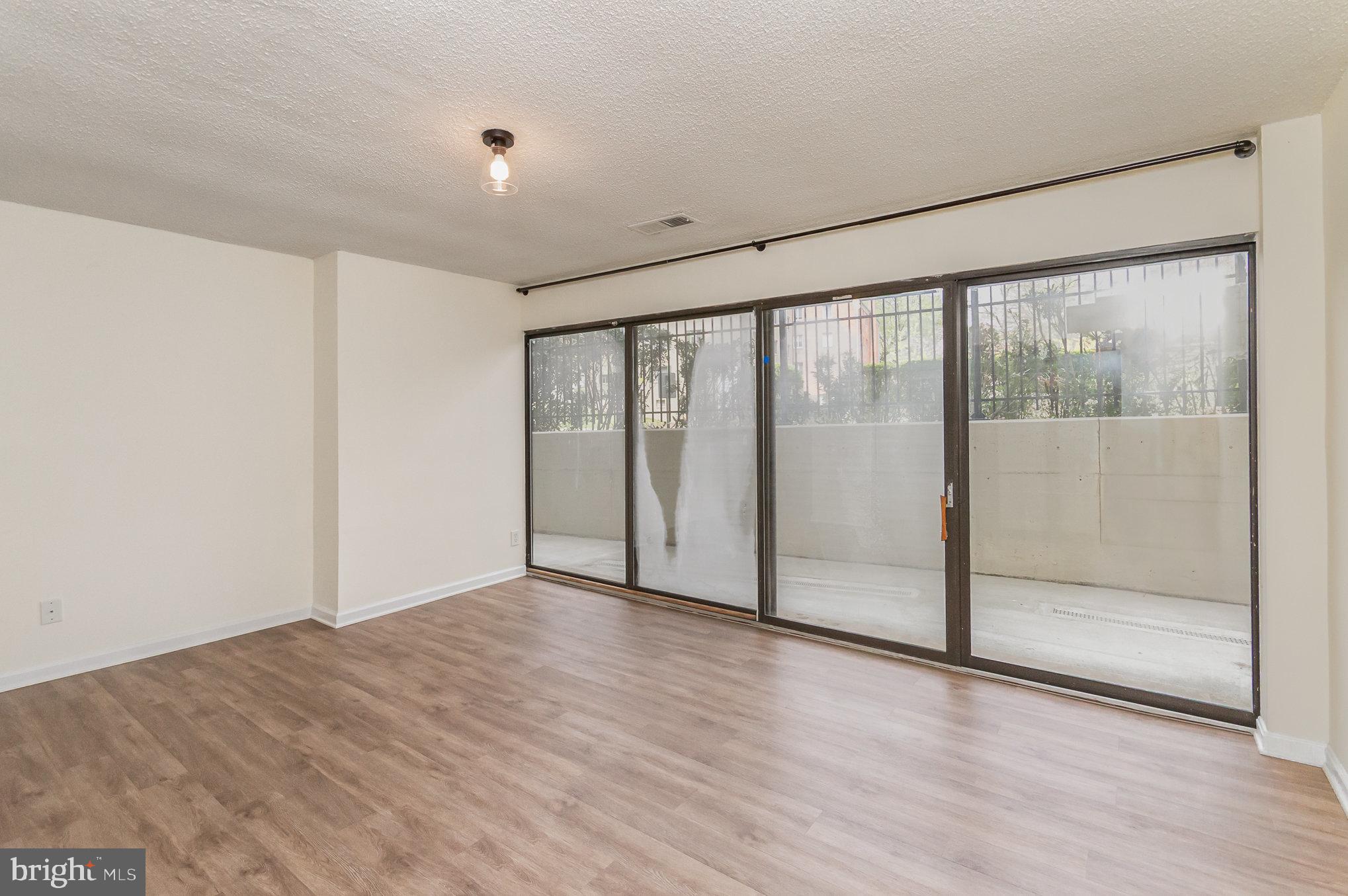 COLUMBIA FOREST - Residential Lease