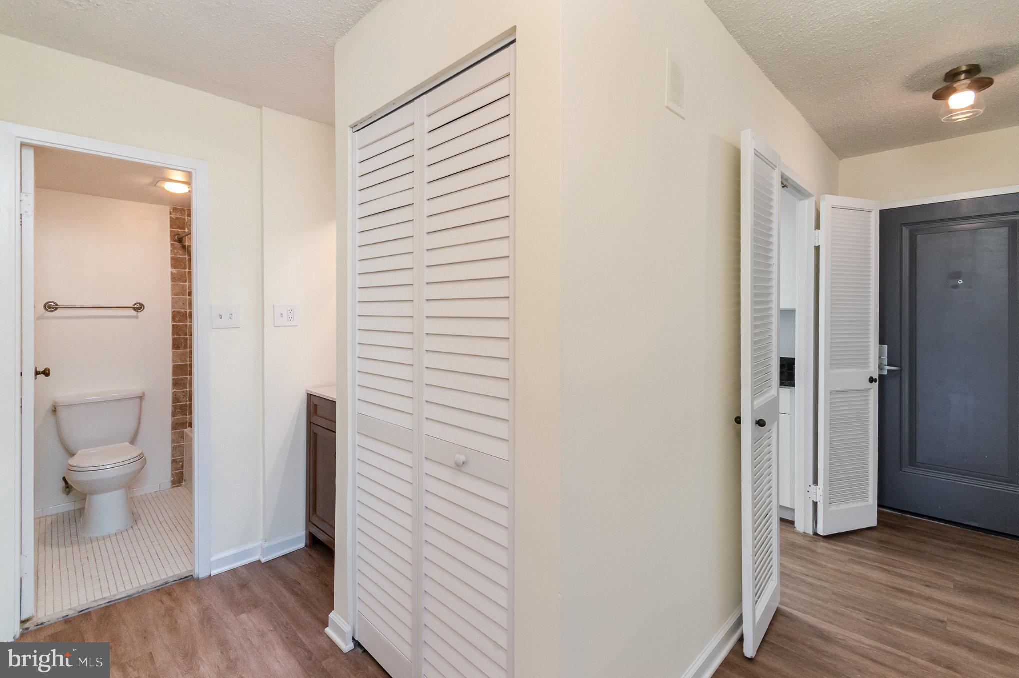 COLUMBIA FOREST - Residential Lease