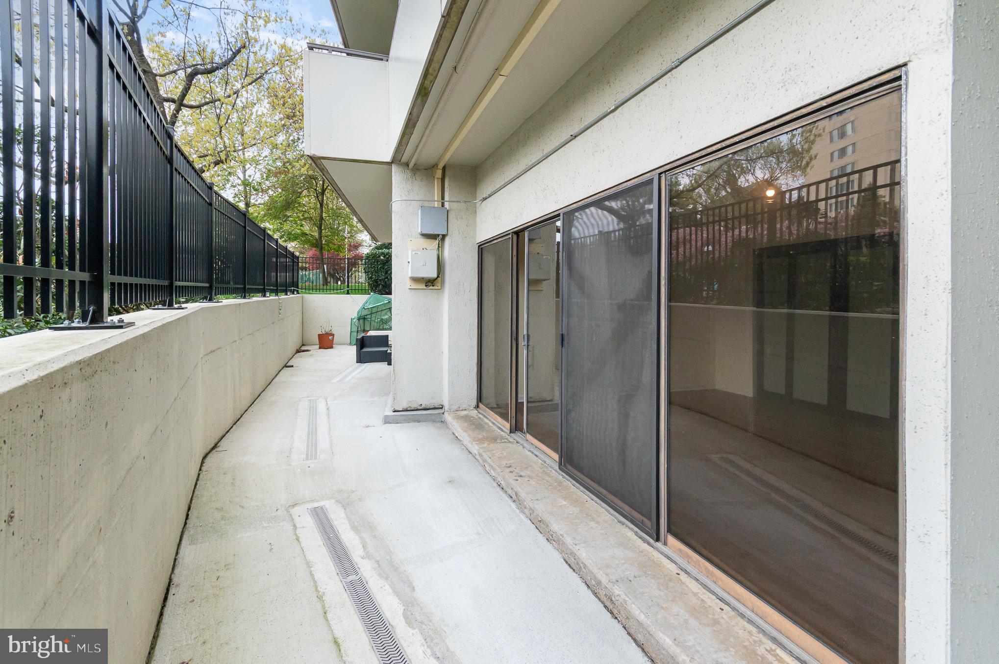 COLUMBIA FOREST - Residential Lease