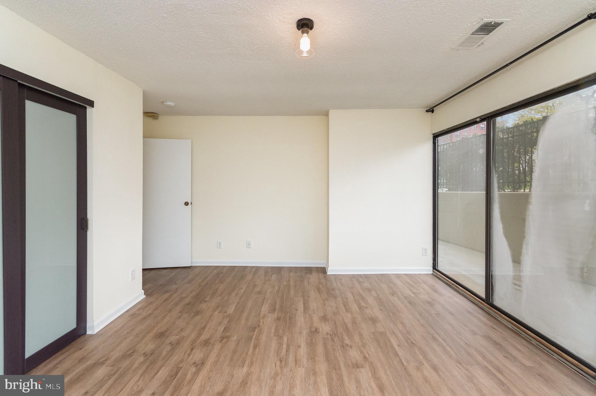 COLUMBIA FOREST - Residential Lease