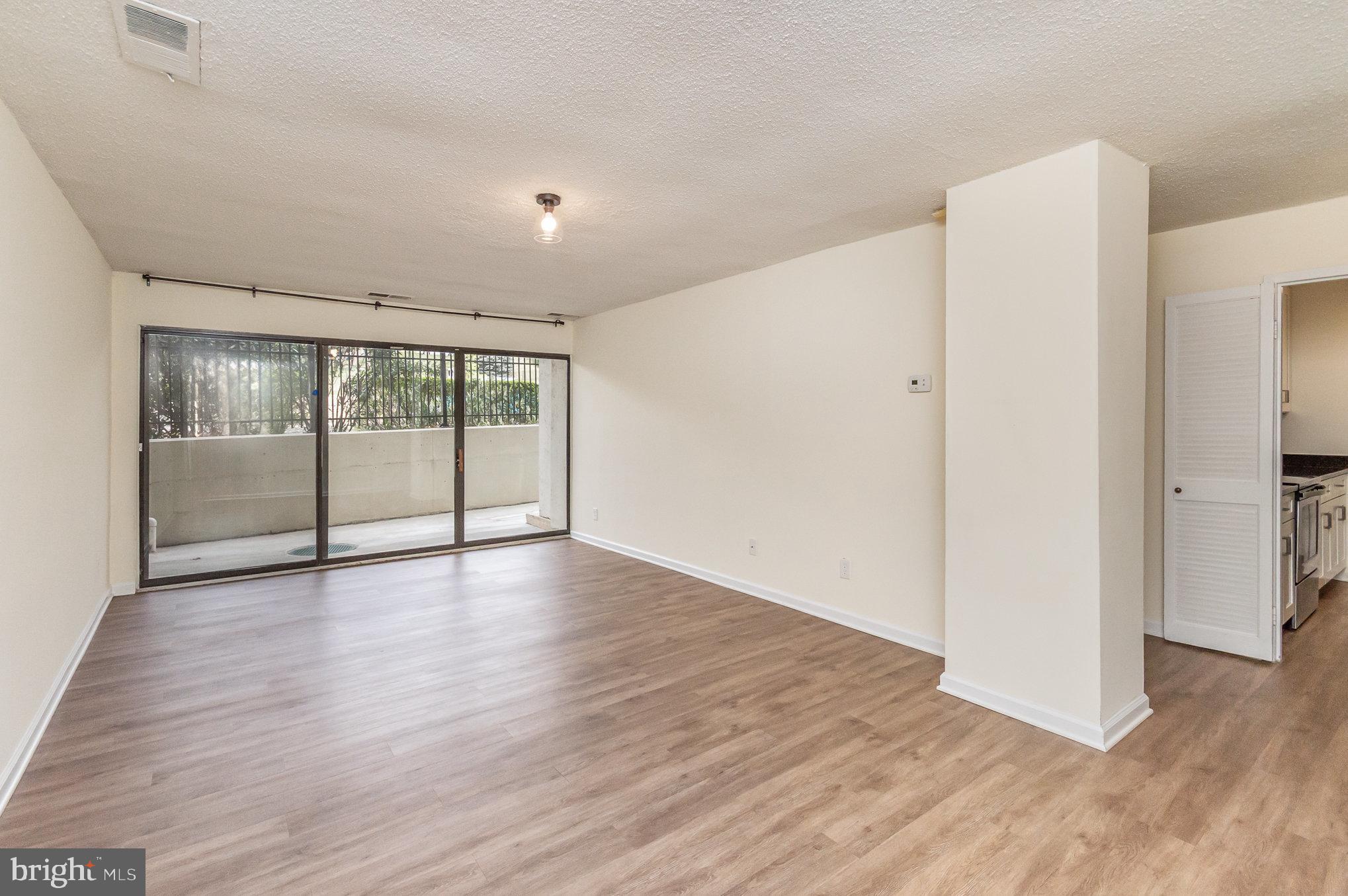 COLUMBIA FOREST - Residential Lease