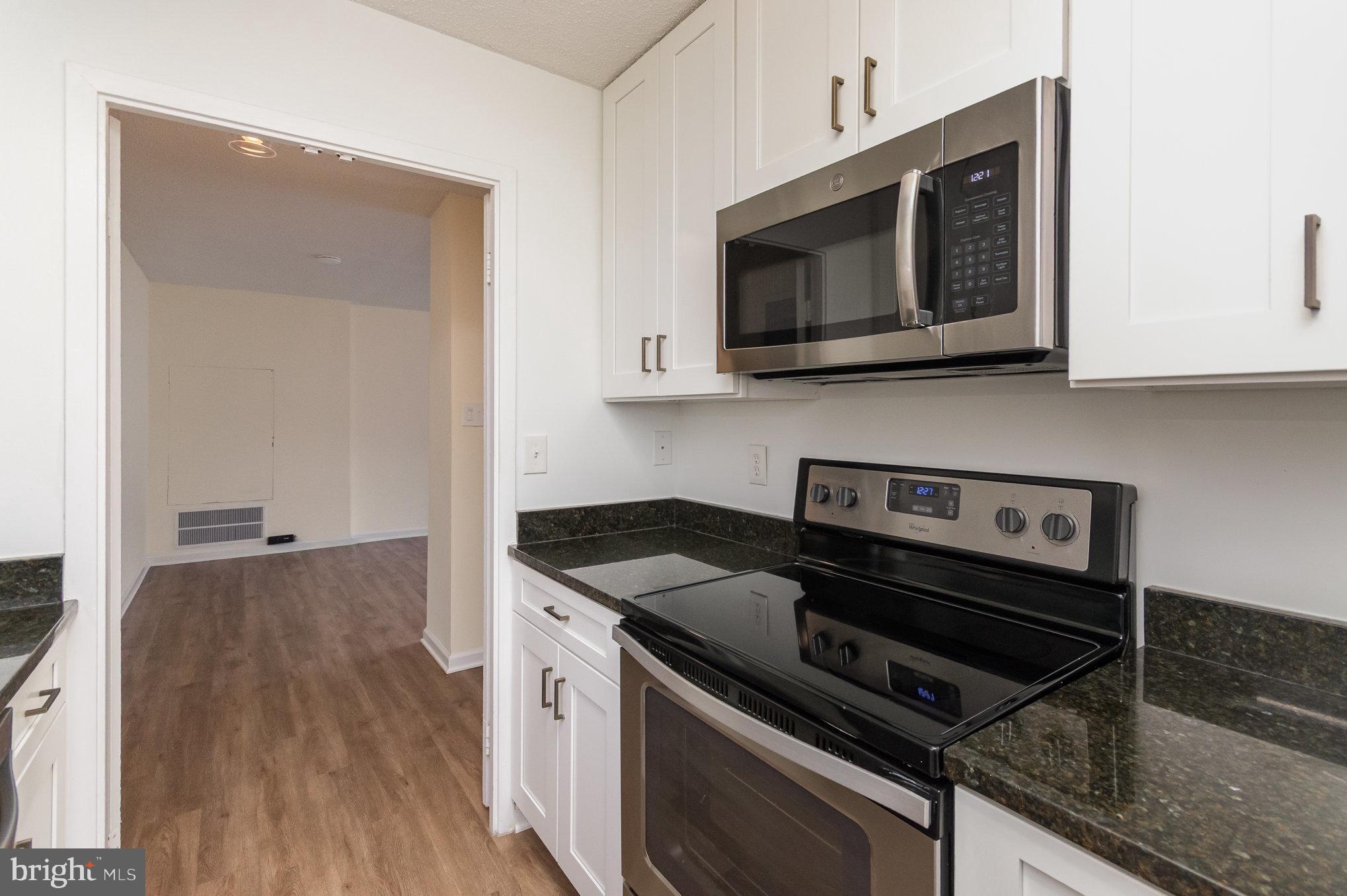 COLUMBIA FOREST - Residential Lease