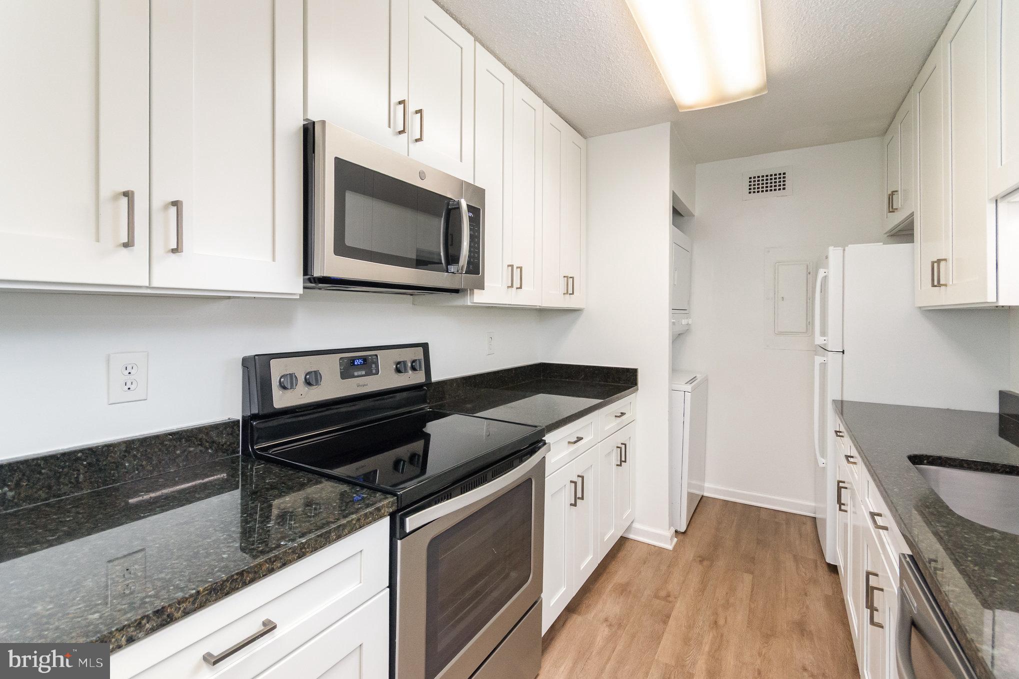 COLUMBIA FOREST - Residential Lease