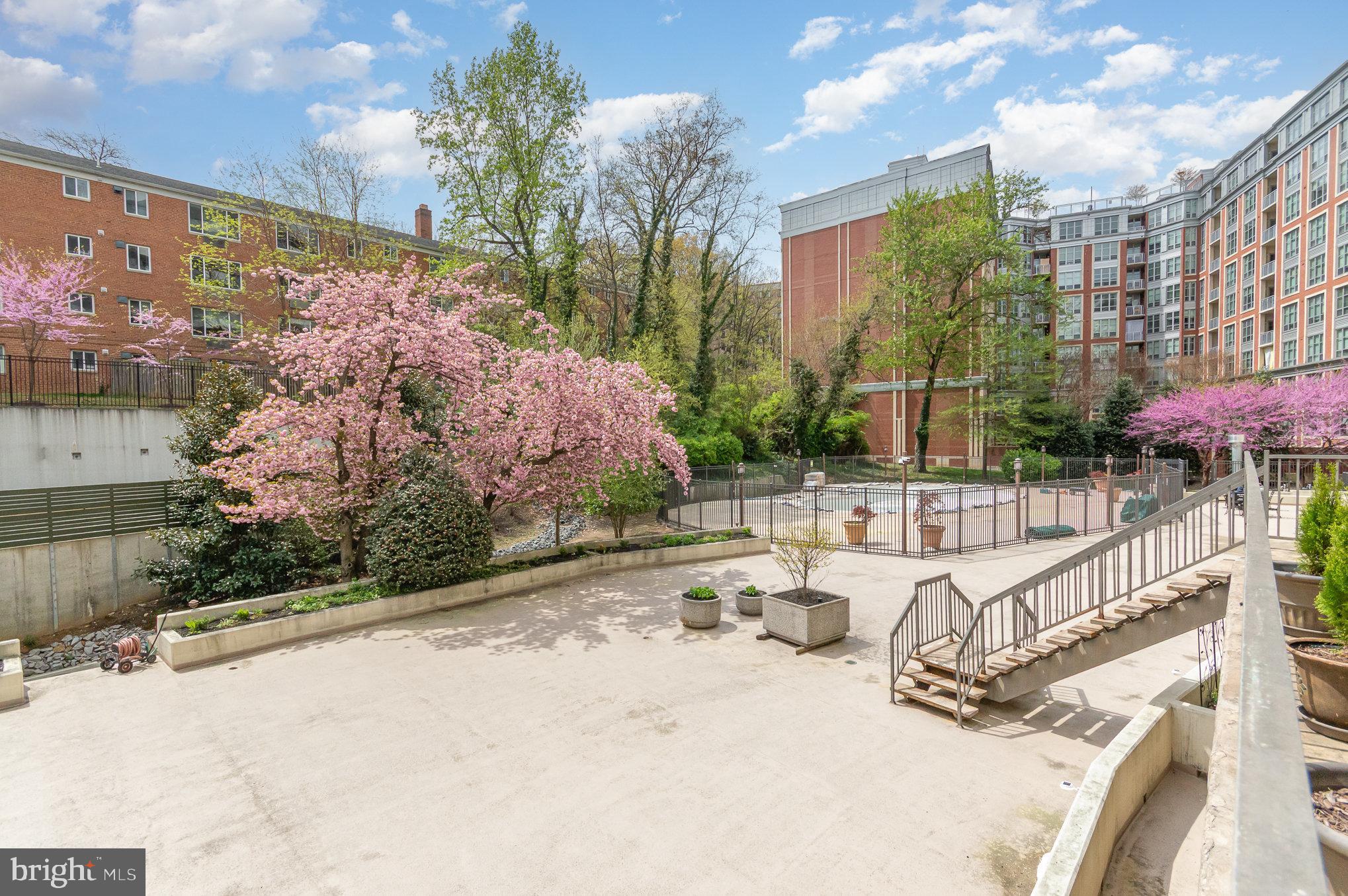 COLUMBIA FOREST - Residential Lease