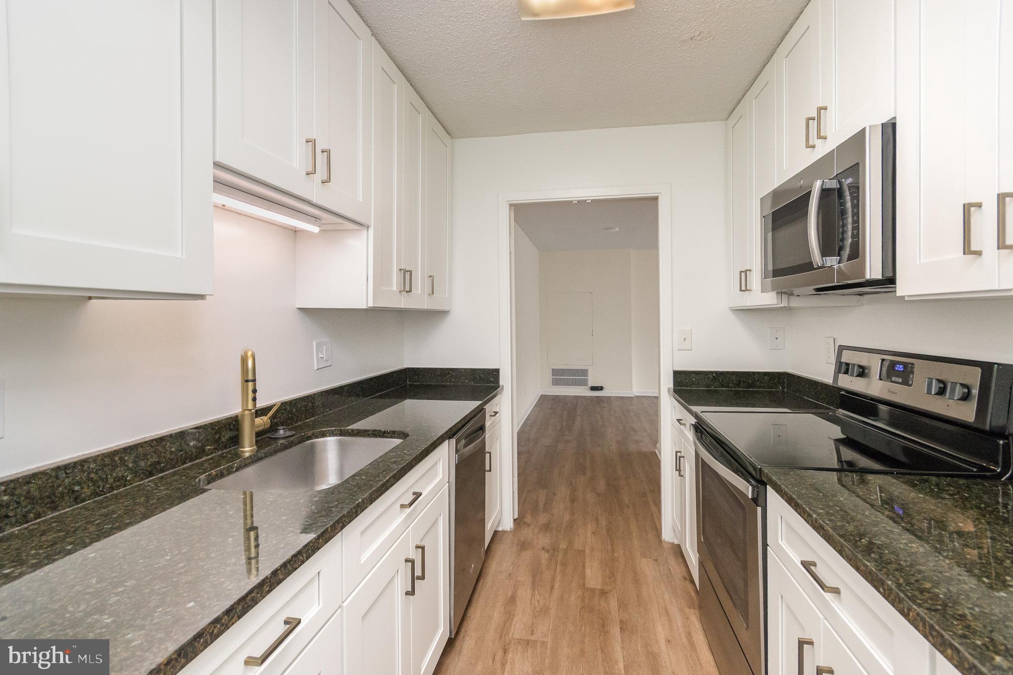 COLUMBIA FOREST - Residential Lease