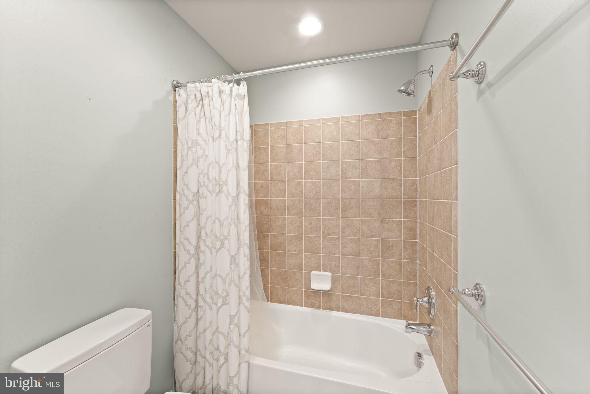 RED CEDAR - Residential