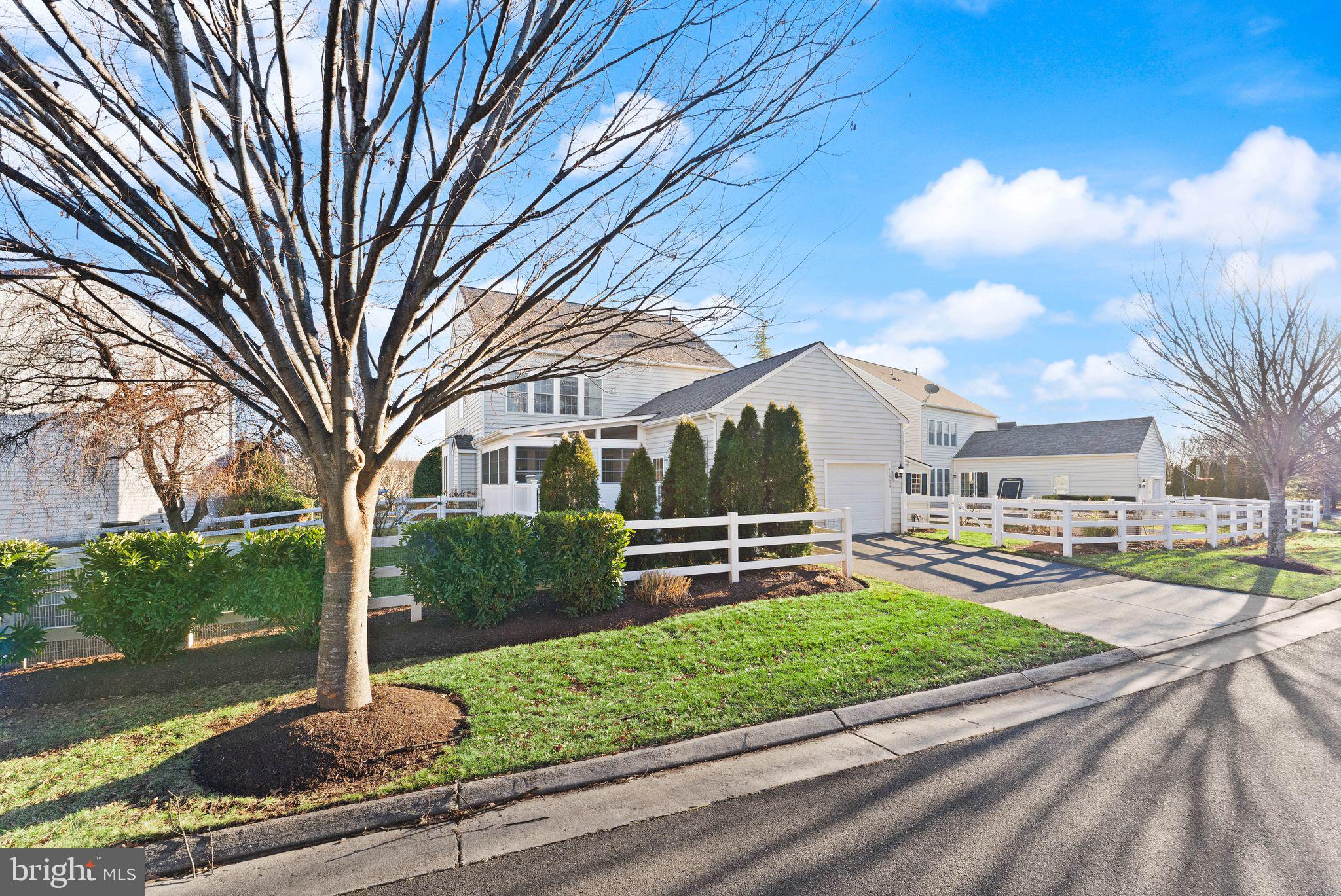 RED CEDAR - Residential