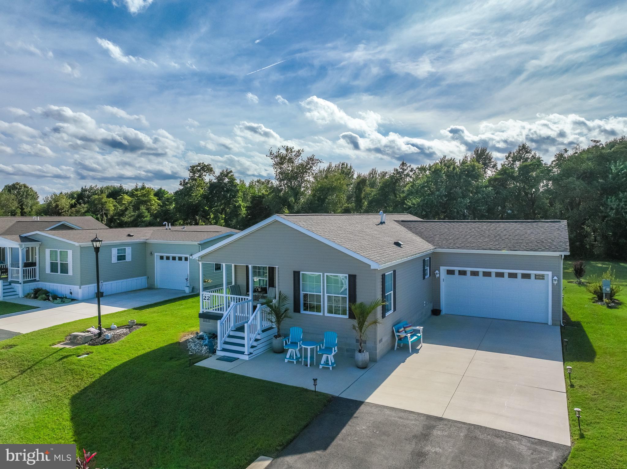 22 BUCKINGHAM DRIVE