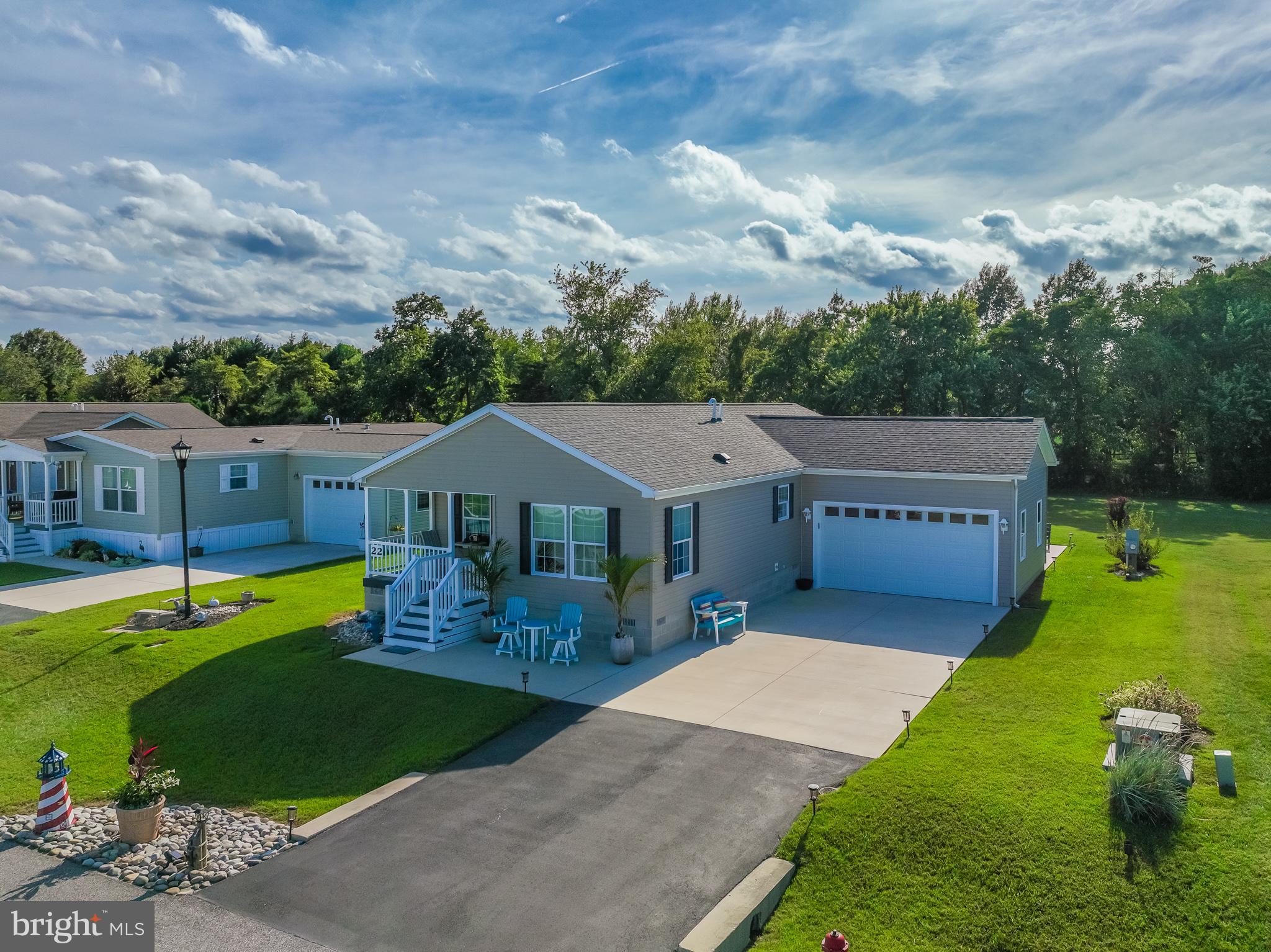 22 BUCKINGHAM DRIVE