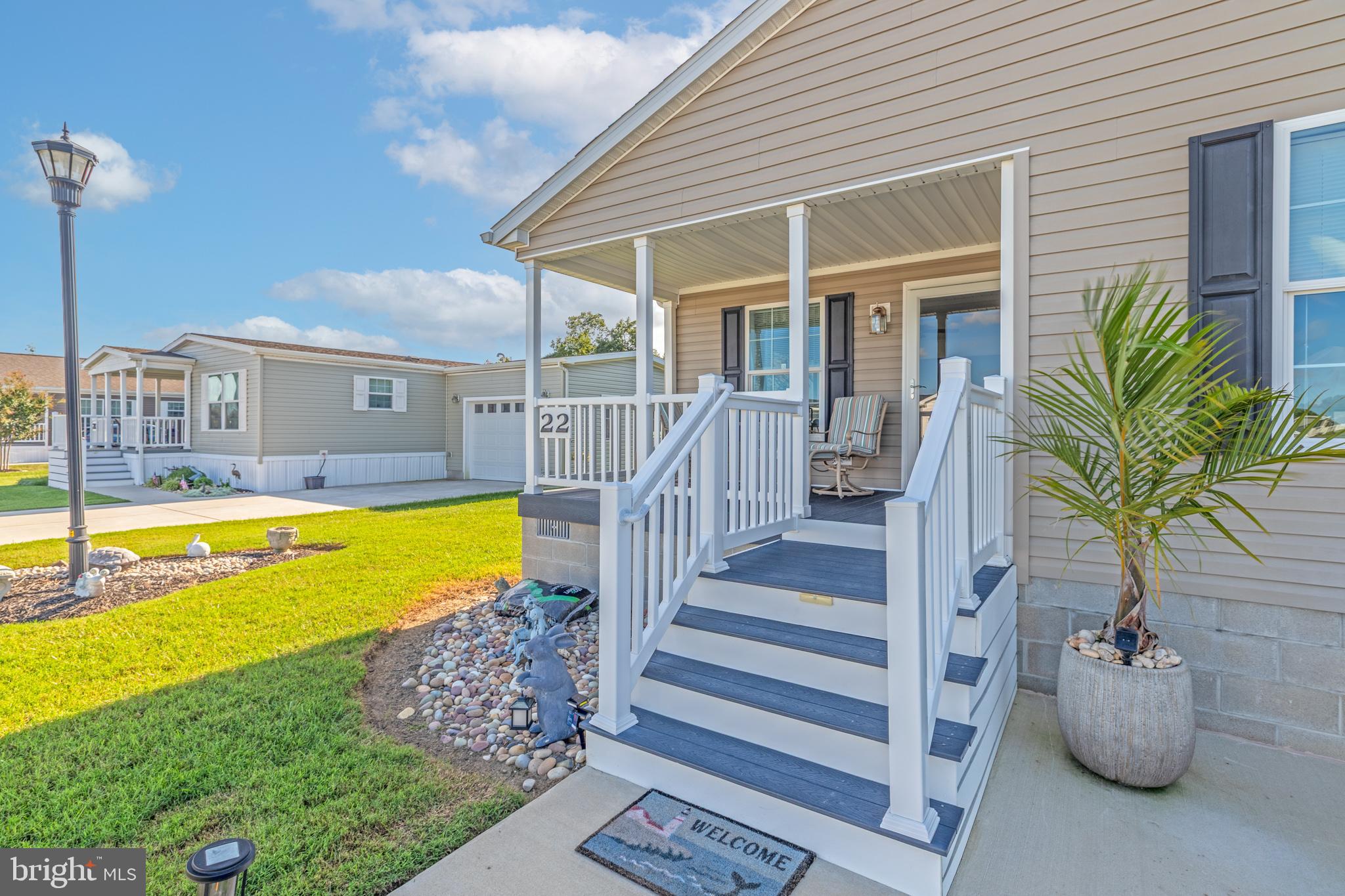 22 BUCKINGHAM DRIVE