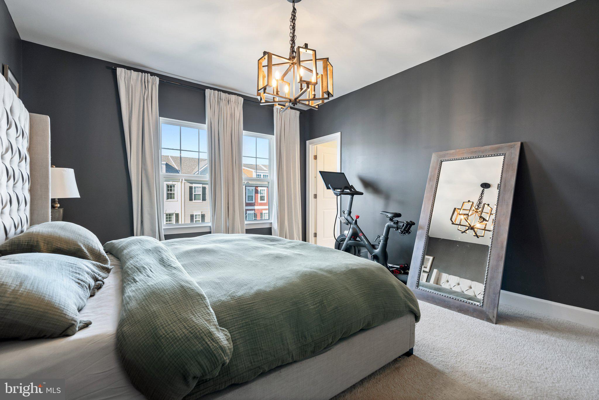 BRADLEY SQUARE - Residential