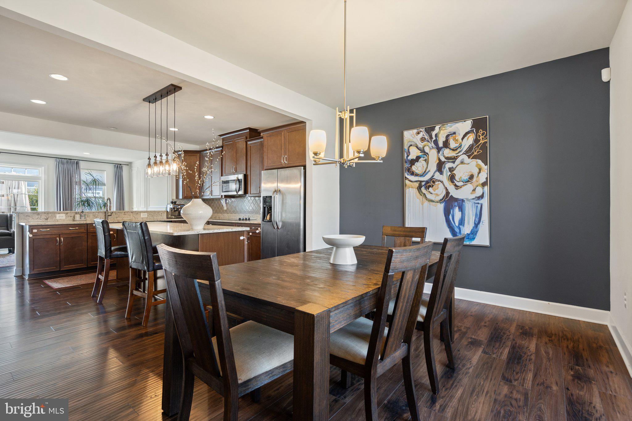 BRADLEY SQUARE - Residential