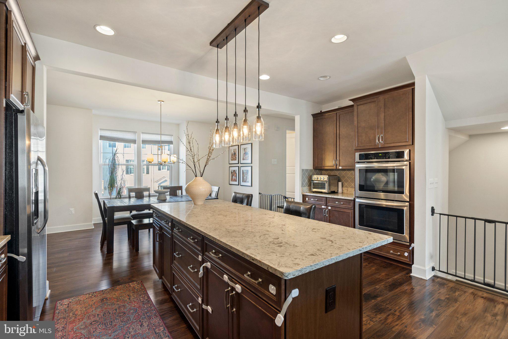 BRADLEY SQUARE - Residential