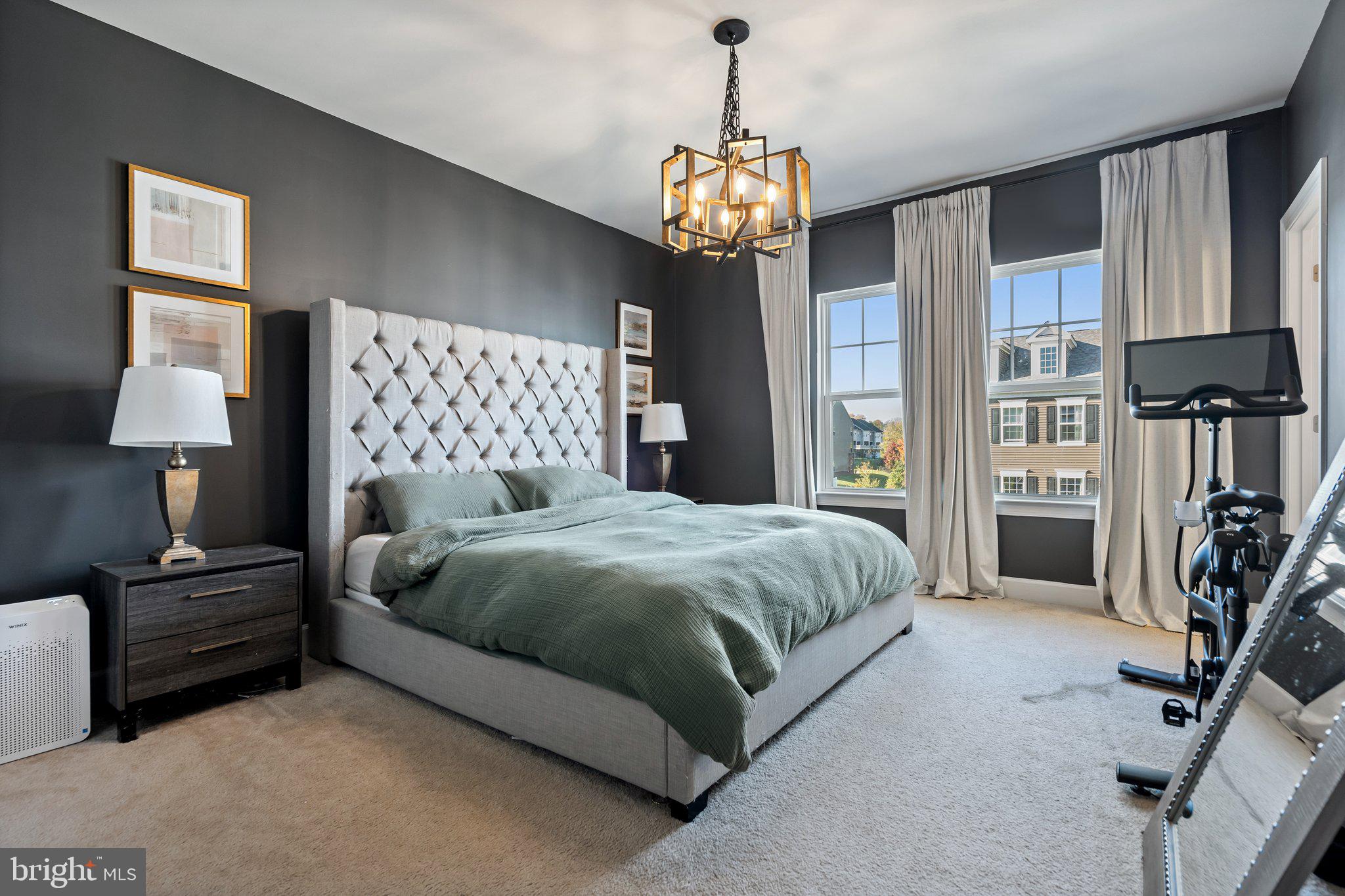 BRADLEY SQUARE - Residential