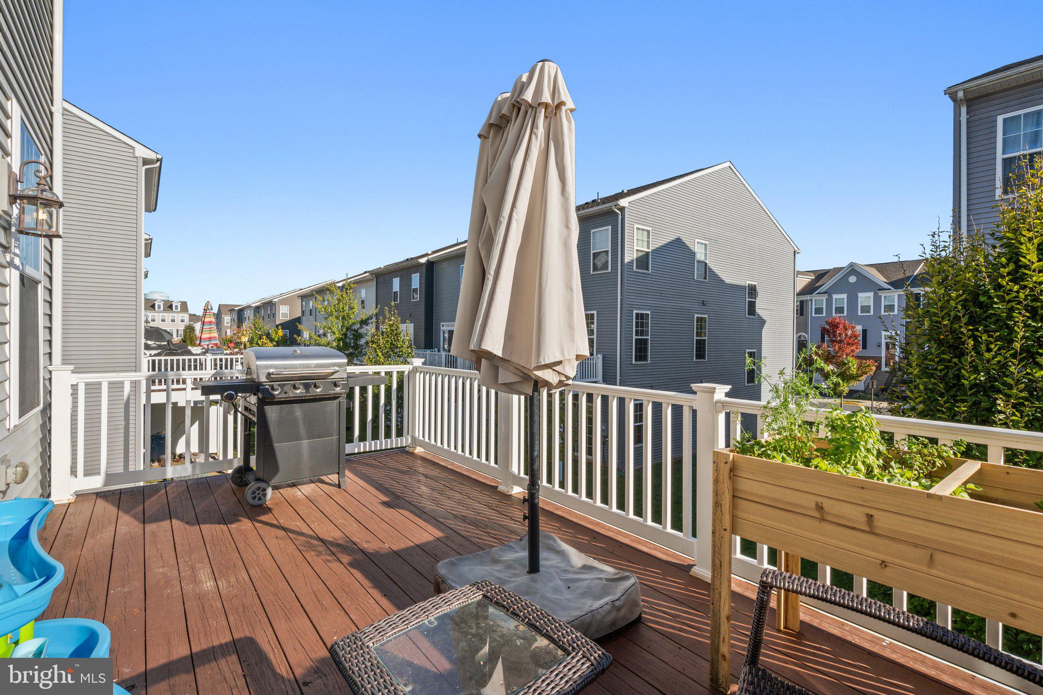 BRADLEY SQUARE - Residential