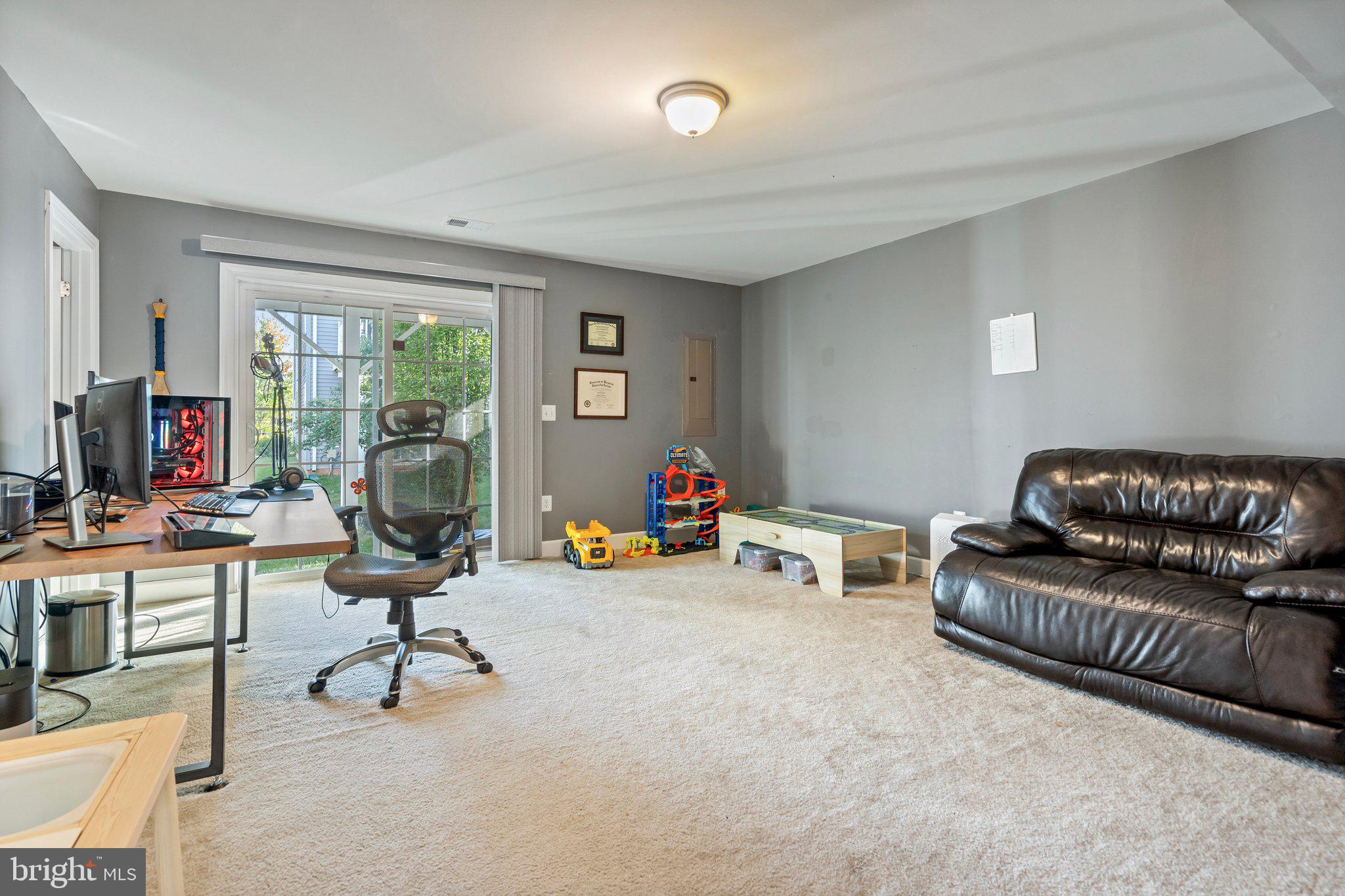 BRADLEY SQUARE - Residential